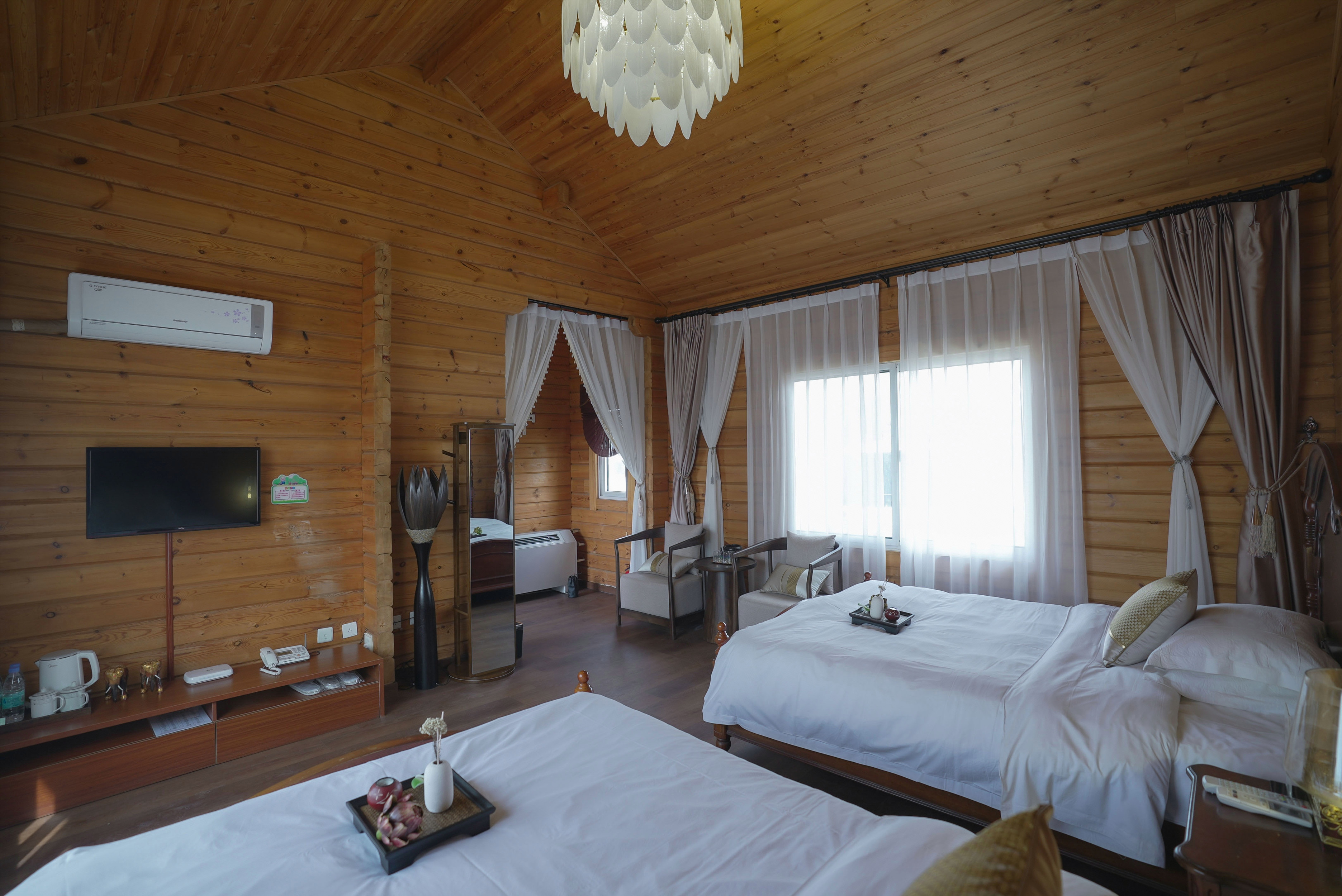 Fairy Tale Forest Cabin (2 Beds)