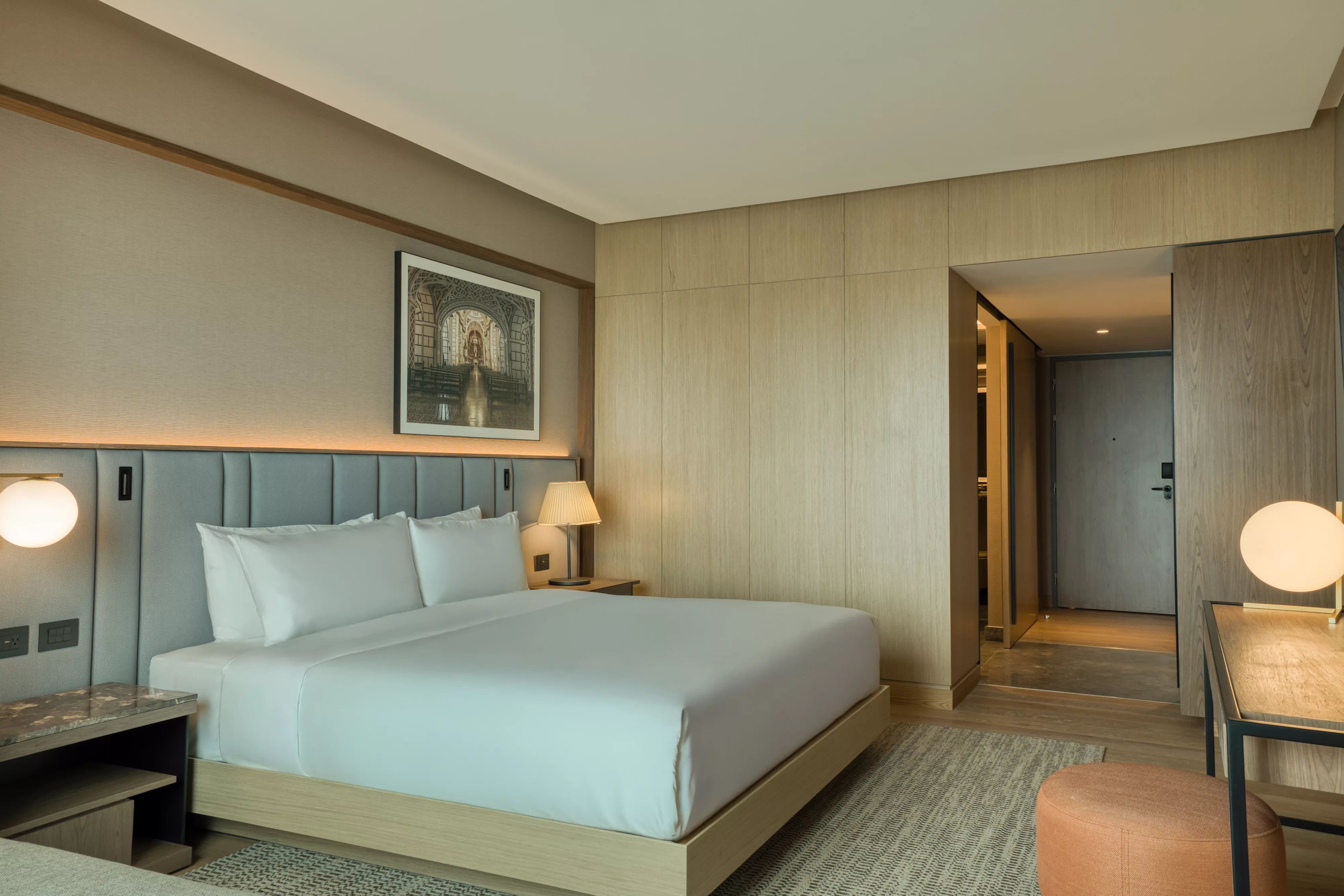 特大床经典房（高楼层和会员楼层）