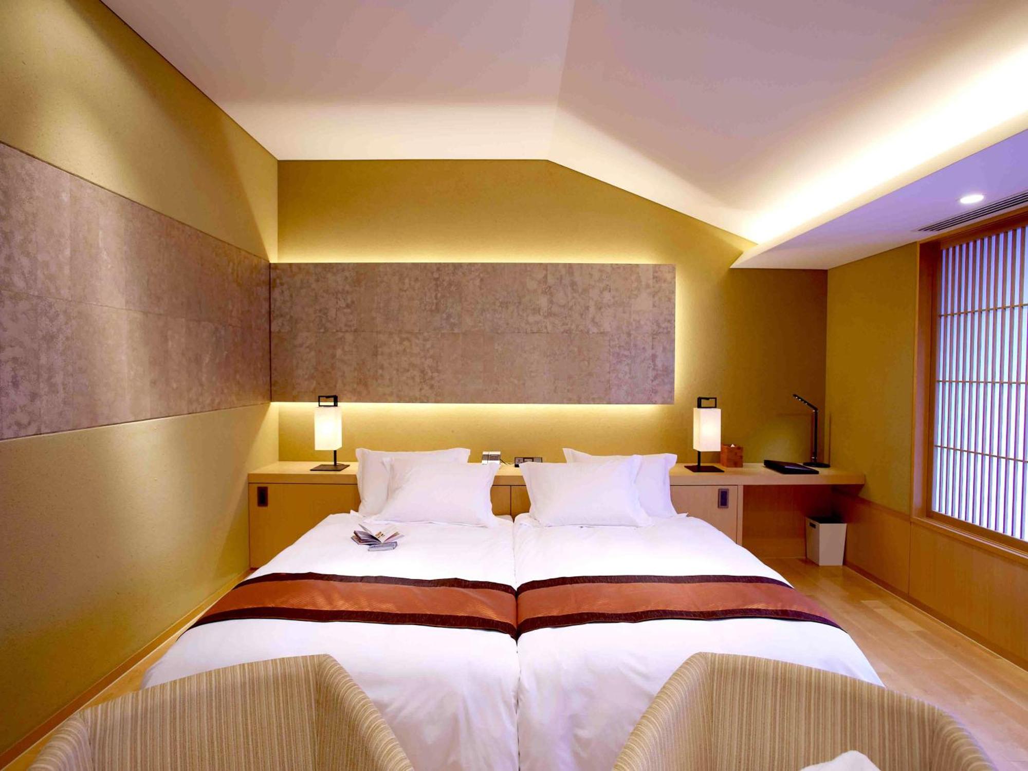 豪华尊贵特大床房