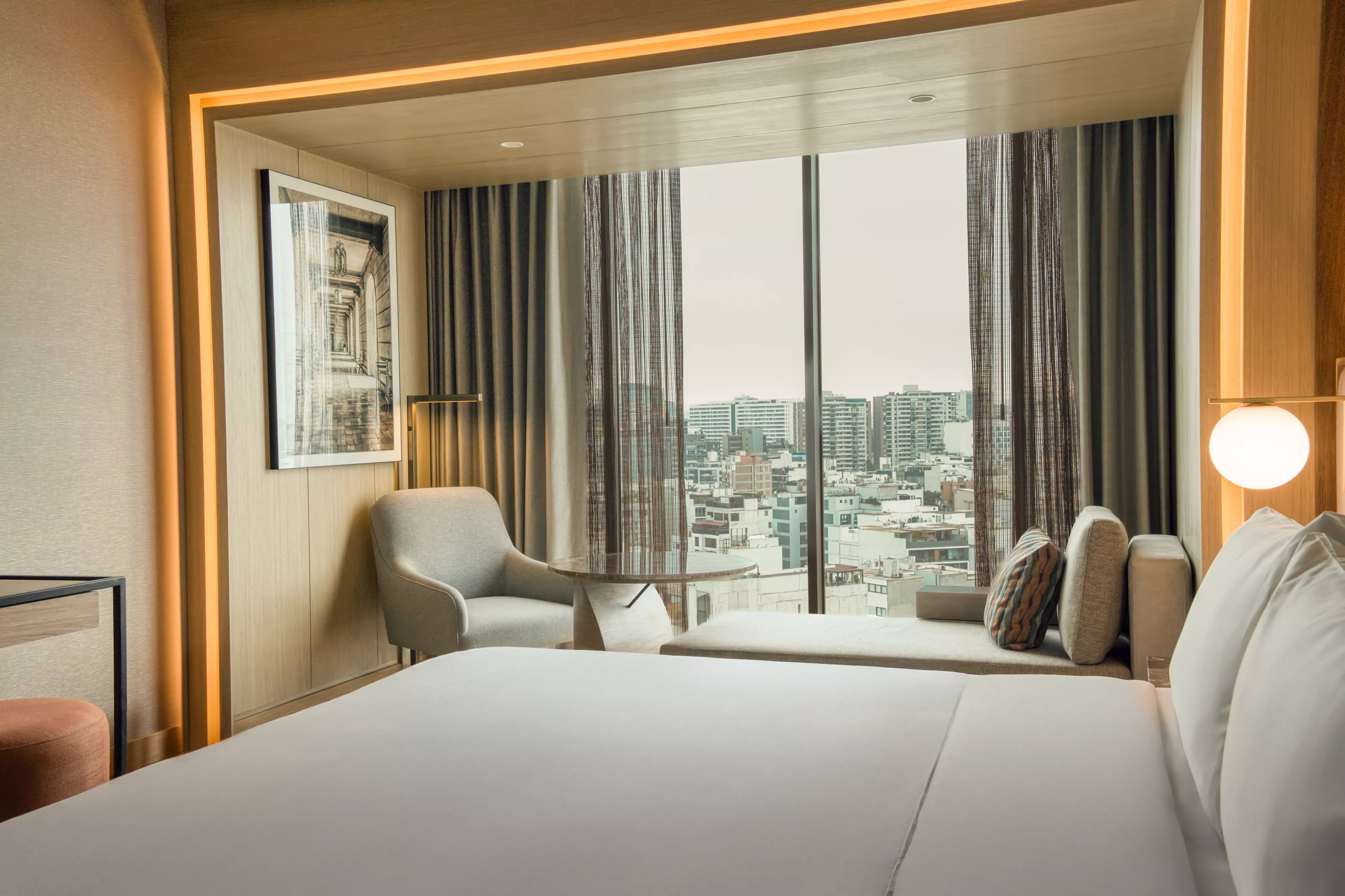 特大床经典房（高楼层和会员楼层）