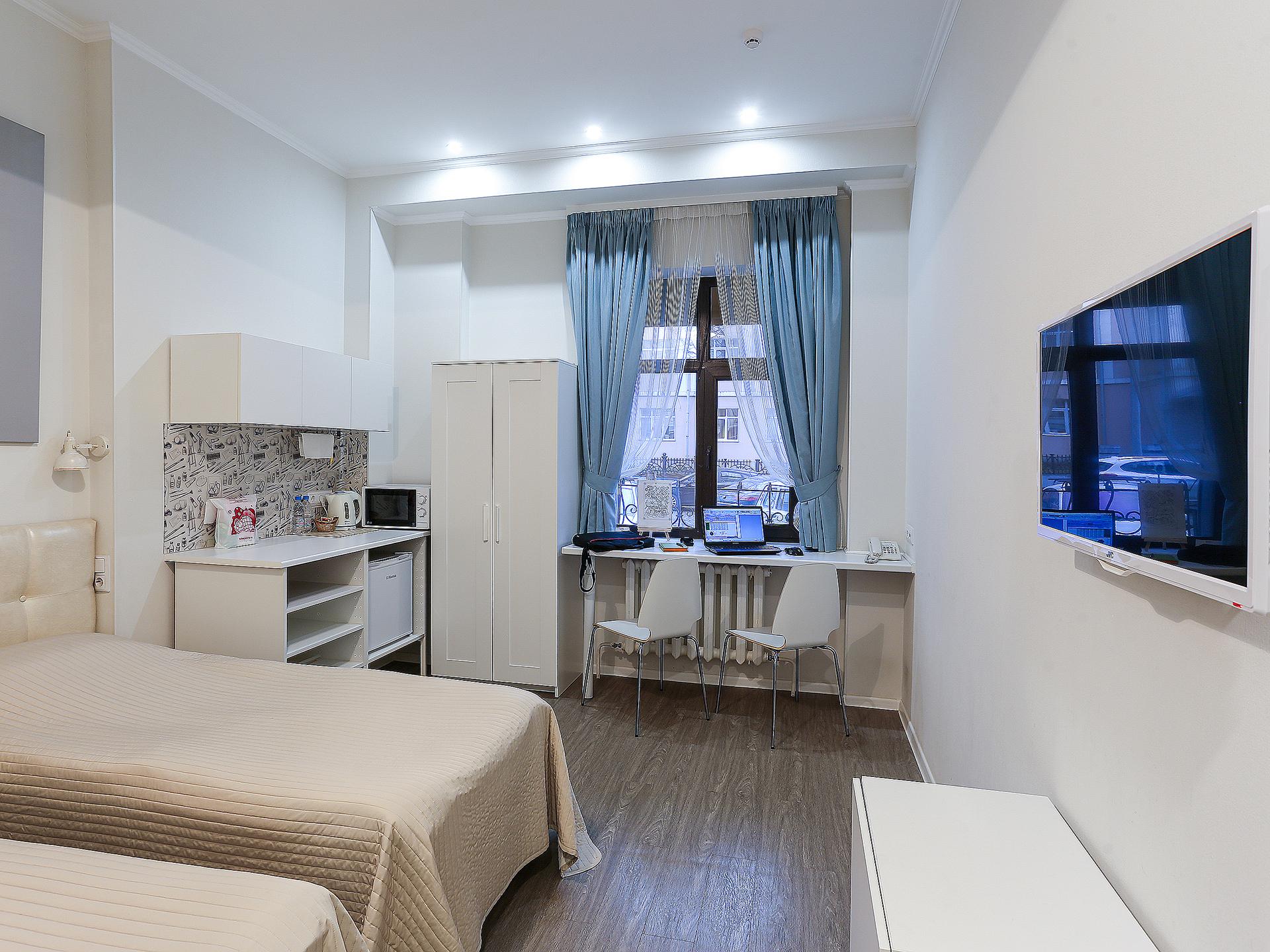 一室双人间或双床间