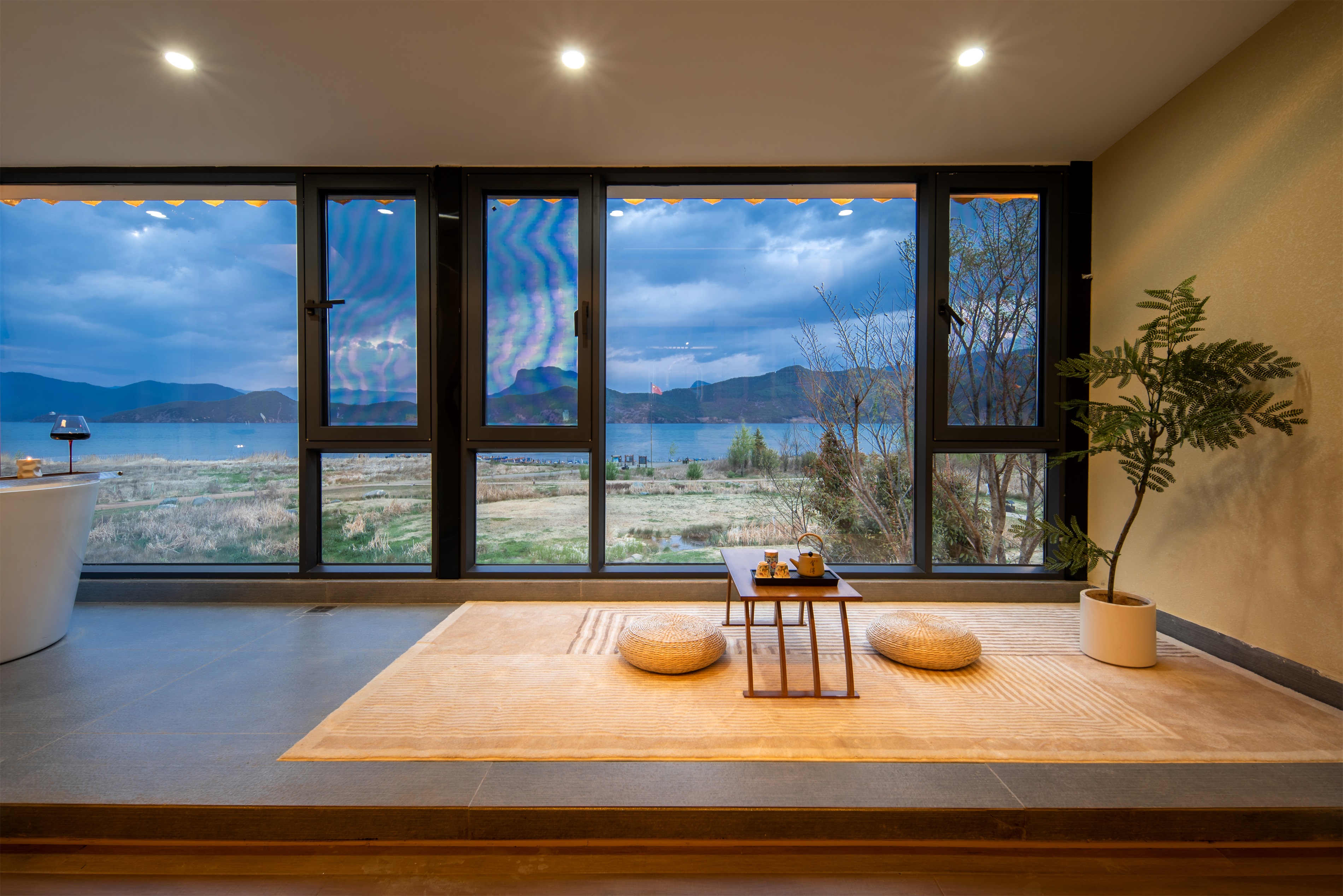 Du Xing An · Lake-View Goddess Mountain Double Bed Room