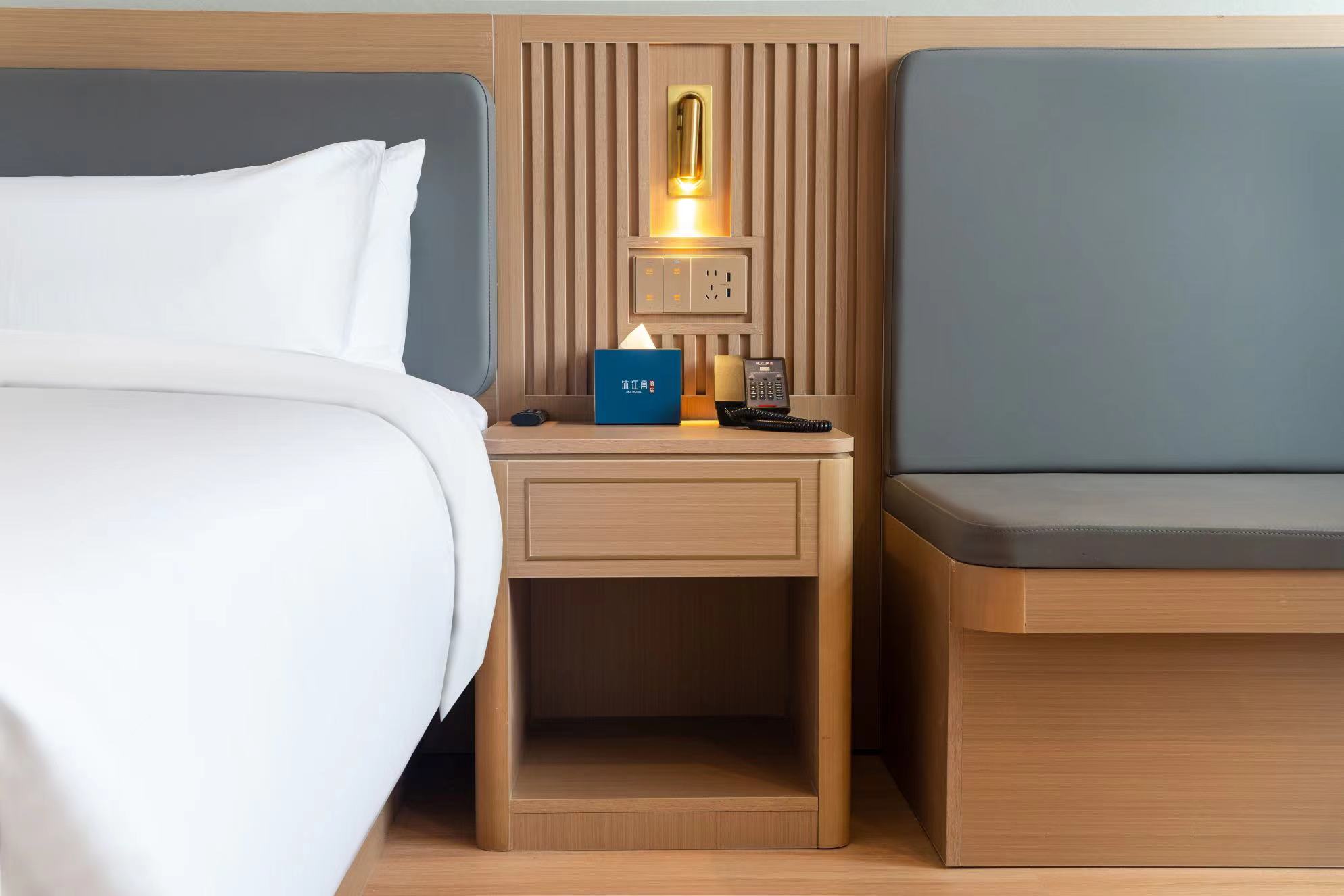 智能高级大床房（智能客控+0压床垫）