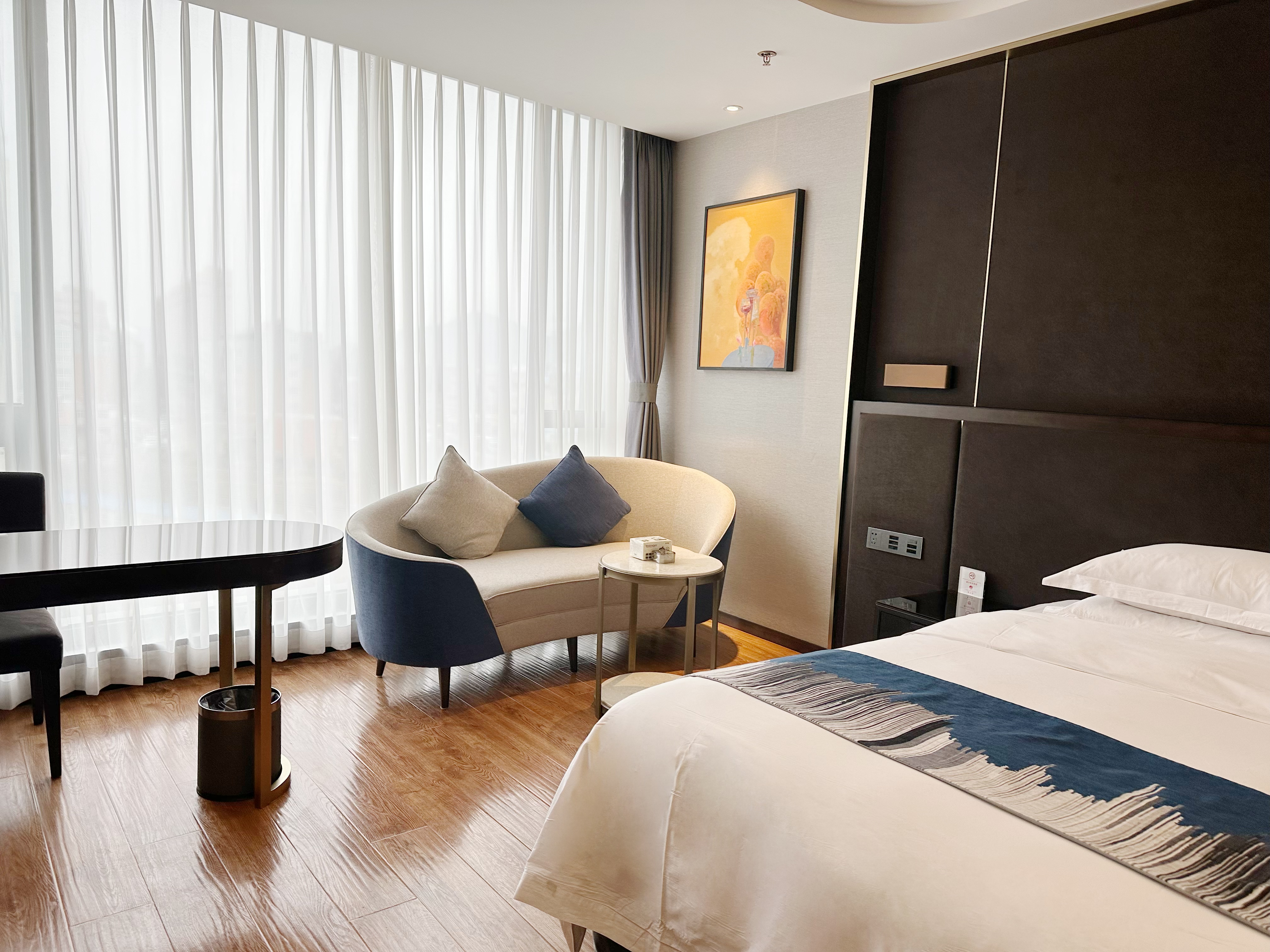 零压豪华大床房