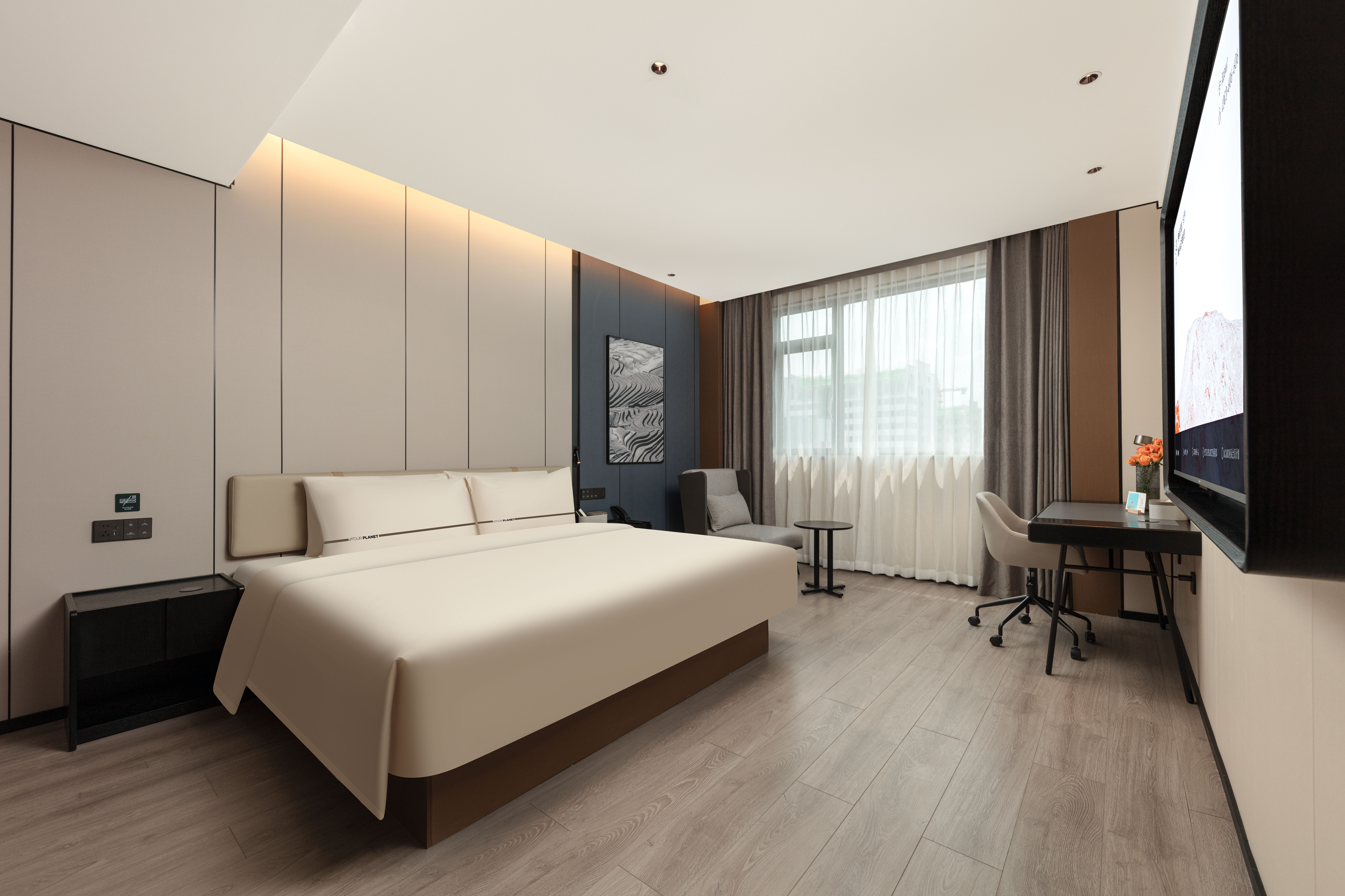 尊享套房（Mini小冰箱+投屏电视+深睡枕PRO）