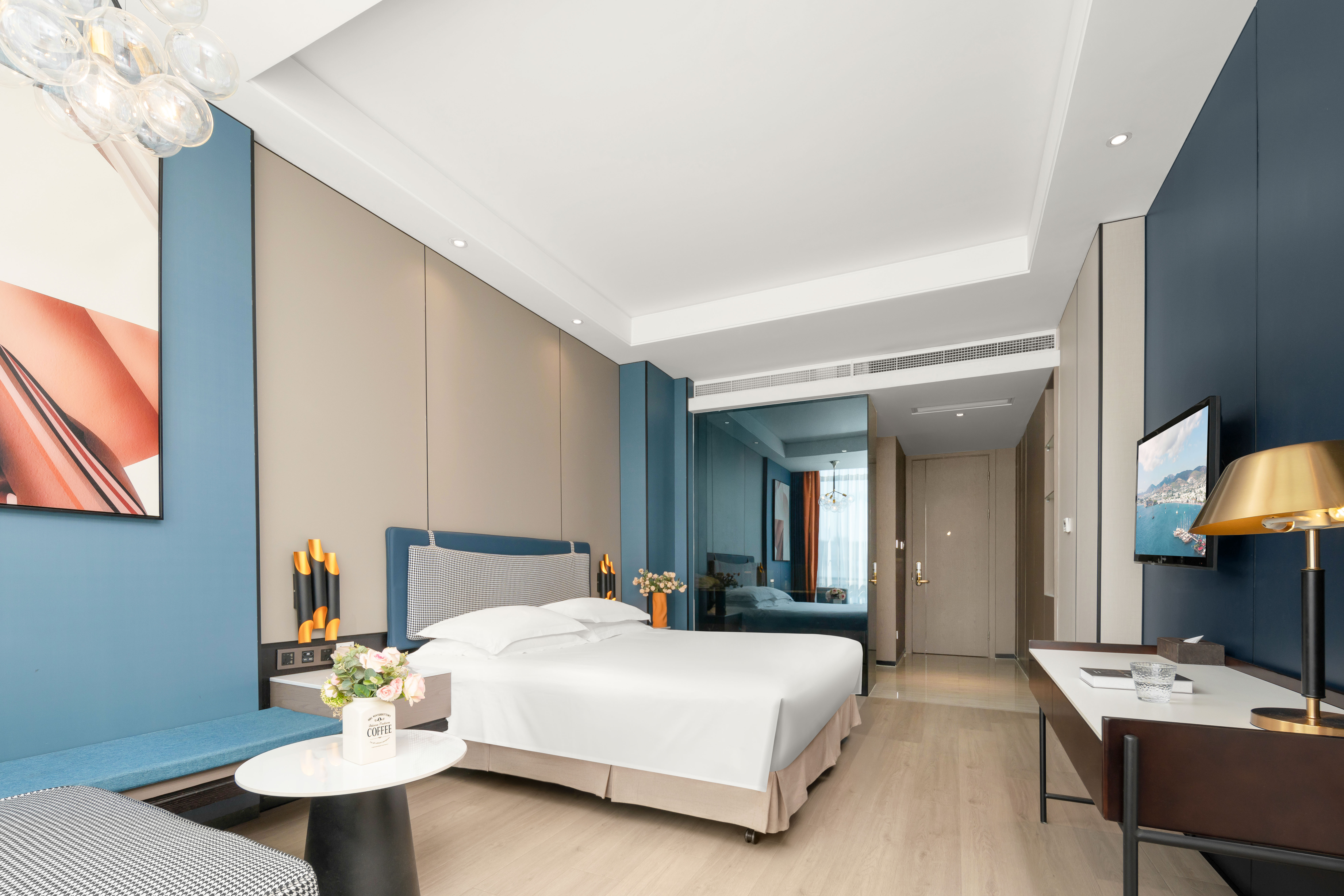 简约轻奢大床房 | 超大活动空间+智能马桶