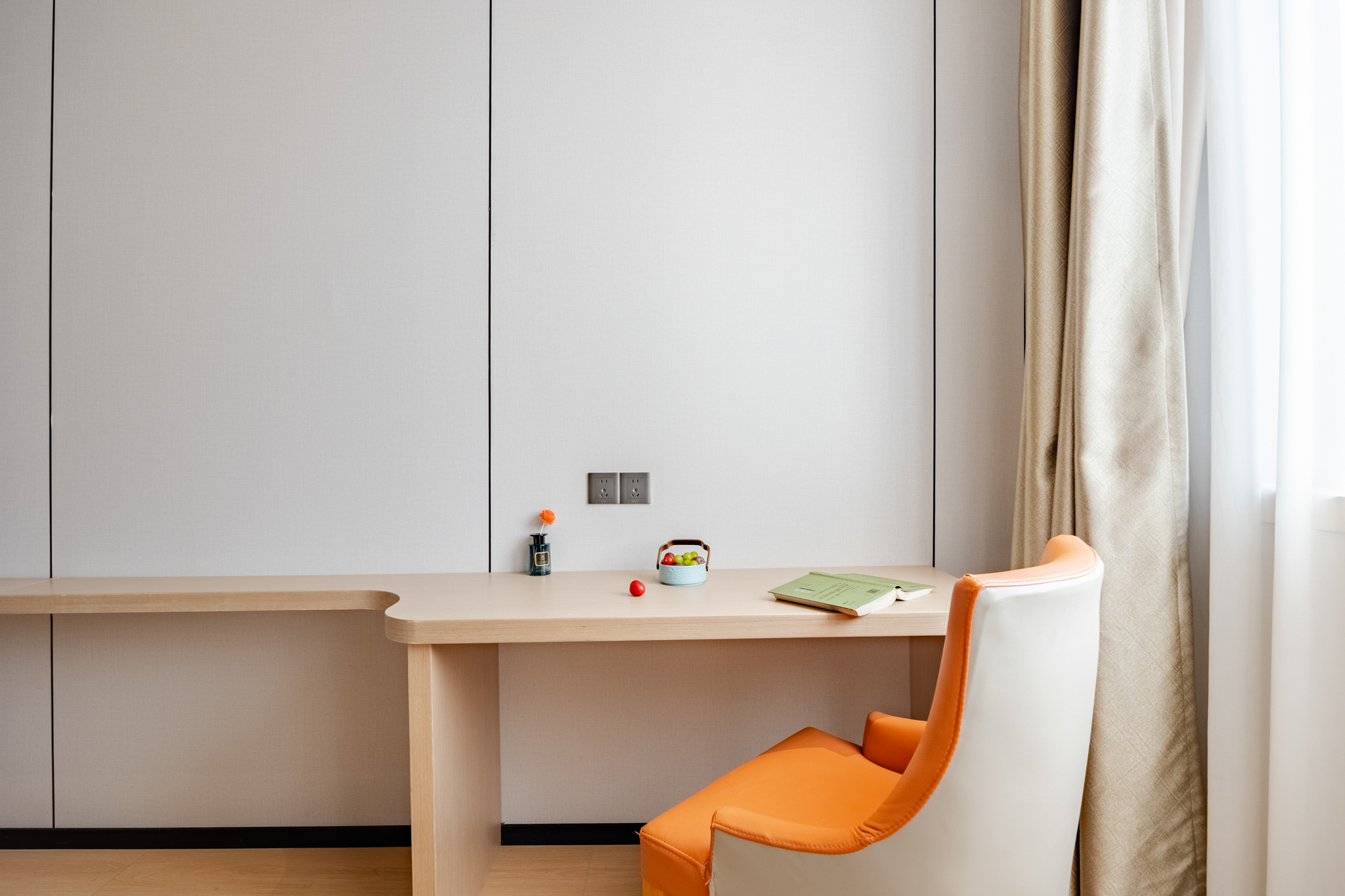 商务大床房 【55寸投屏电视+舒睡床品】