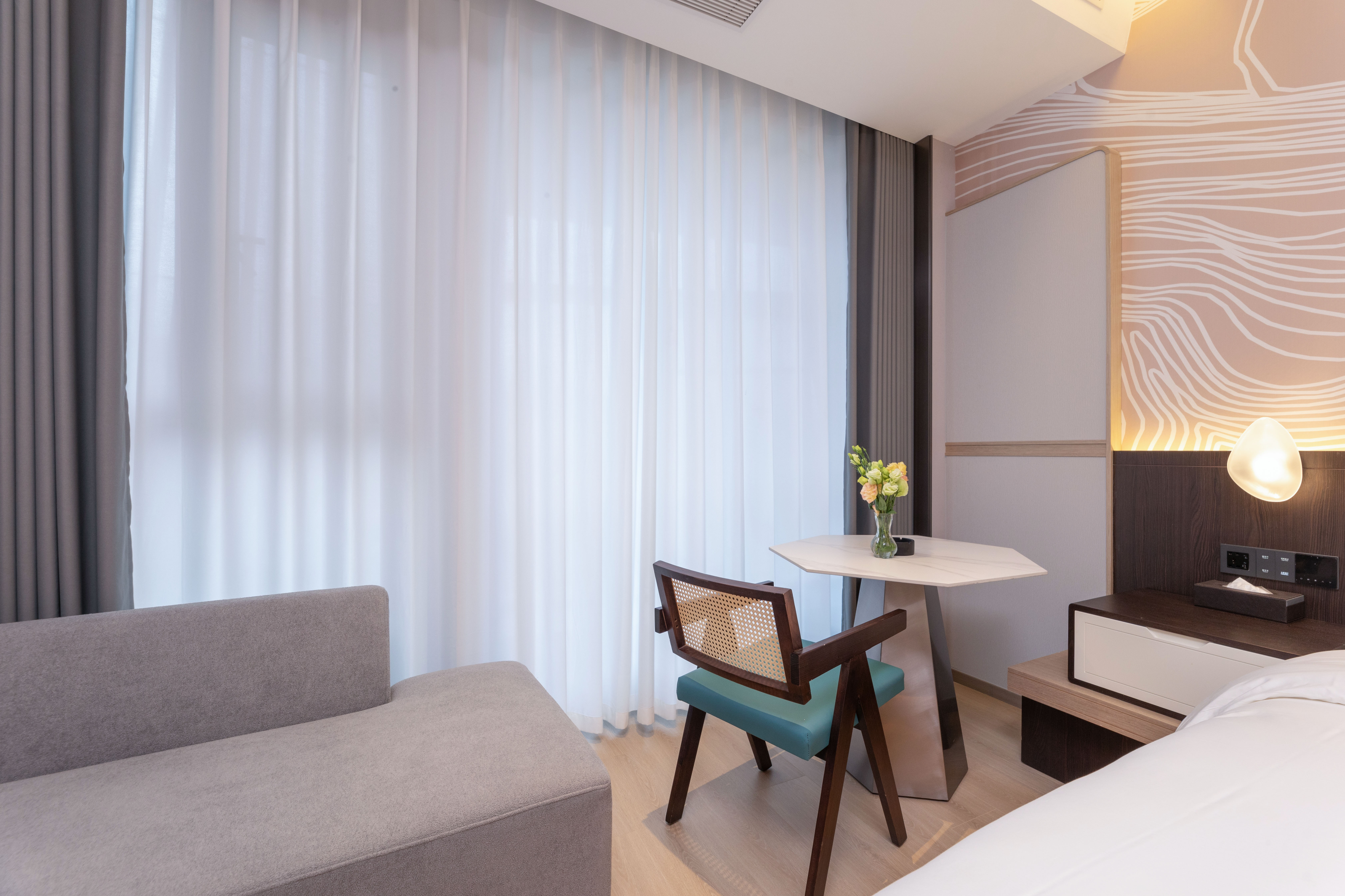 Deluxe | Cinema Twin Room[4K High-Definition Projection + Engaging Films]