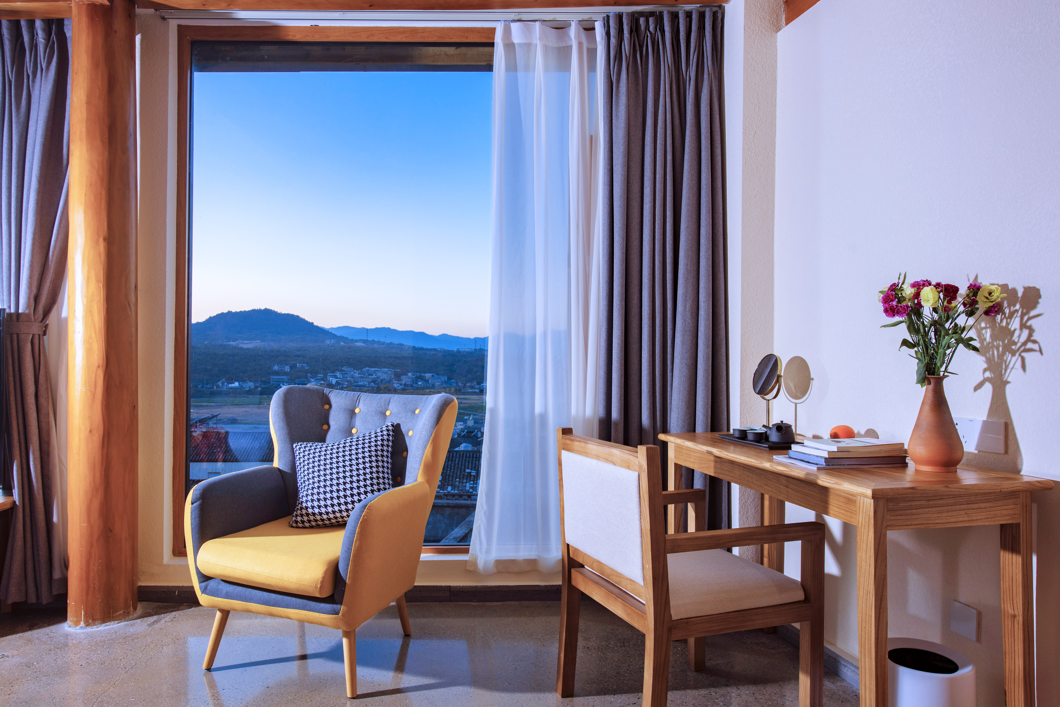 開雲·俯瞰古鎮全景複式套房「180°觀景·田野風光·金可兒舒睡床墊·電熱毛巾架·恆温花灑·原木傢俱」