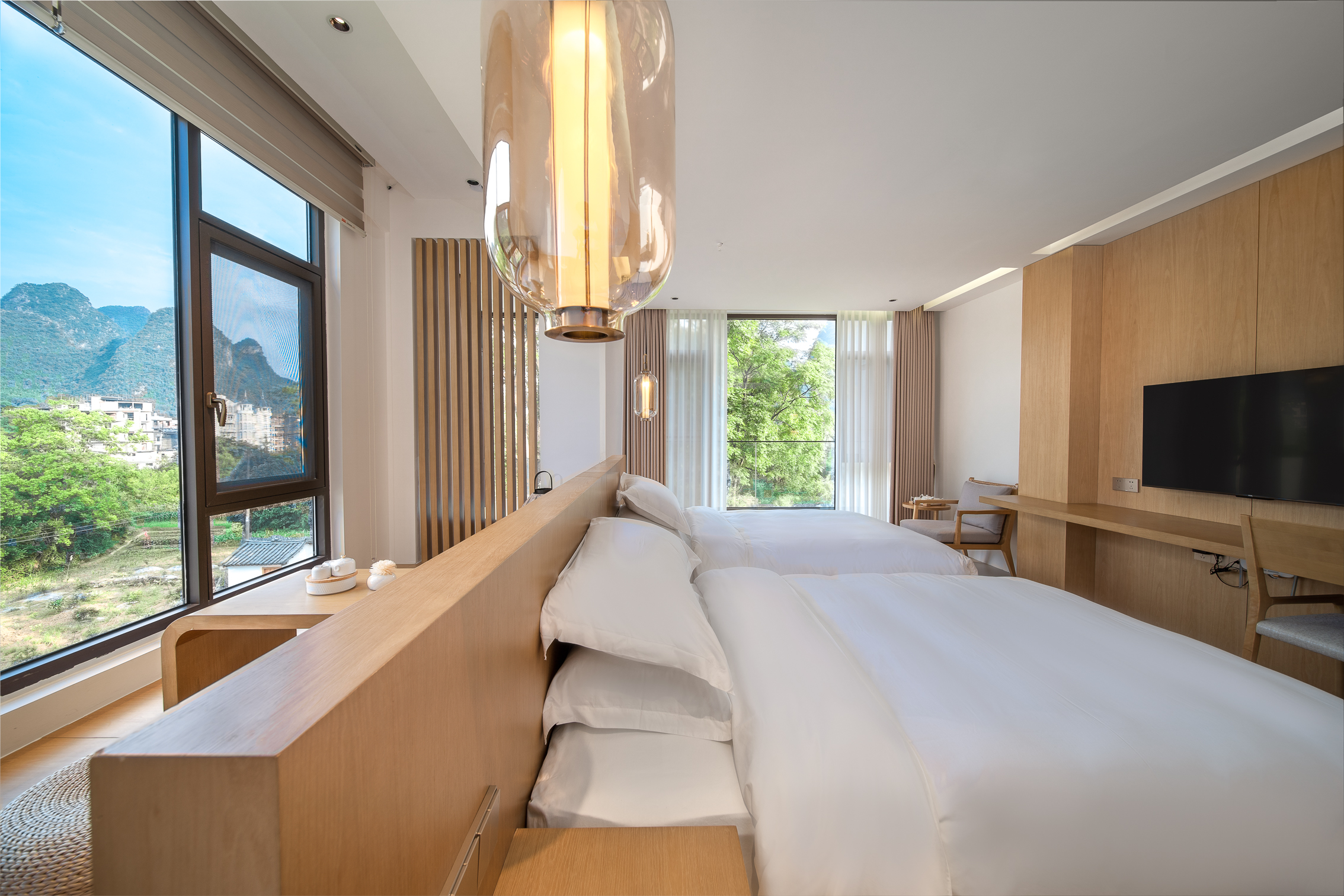 阳光雅致双床房（270°观景+山景浴缸+迷你冰箱+智能马桶）