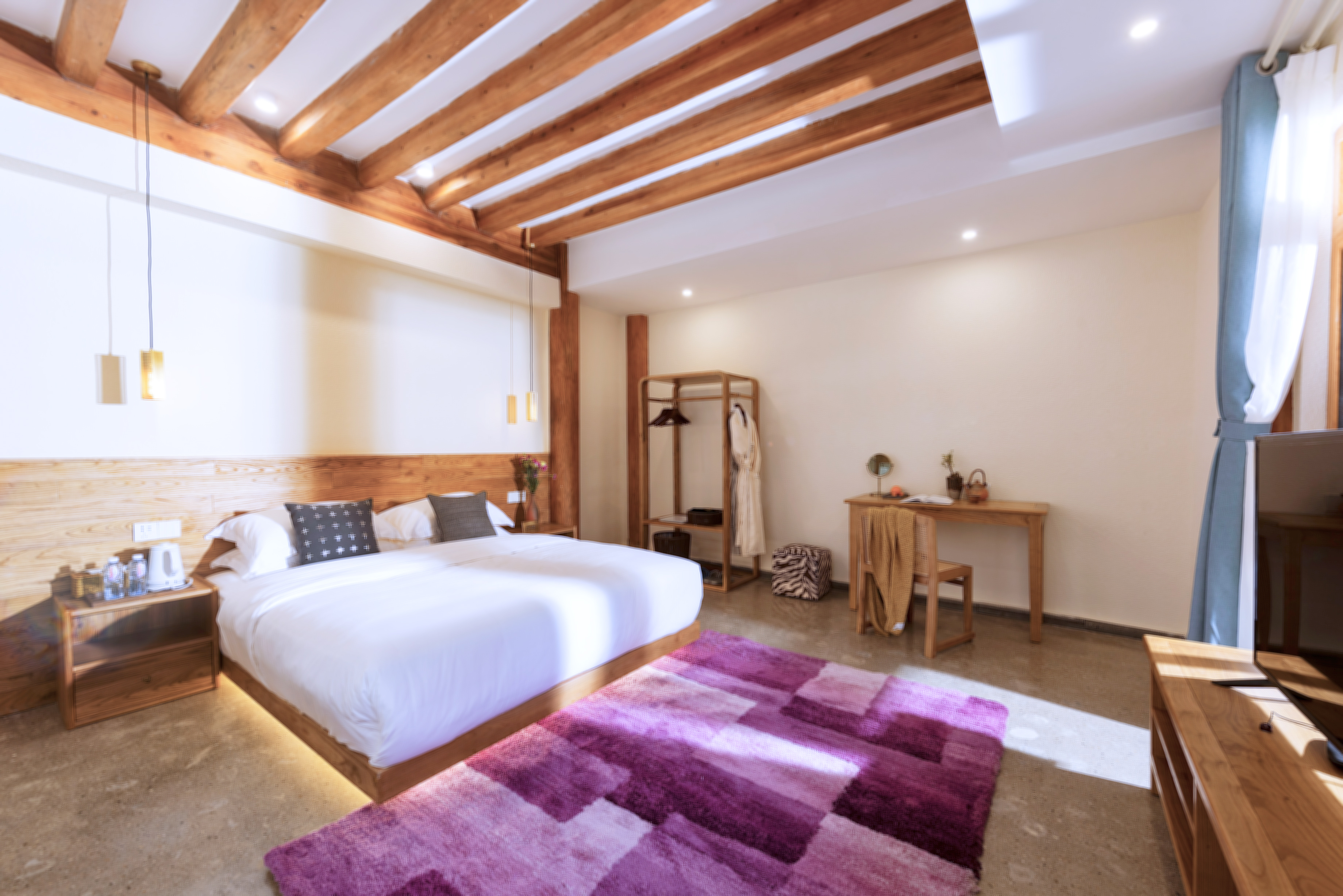 樸石·自在安謐大床房「金可兒舒睡床墊·恆温花灑·原木傢俱」