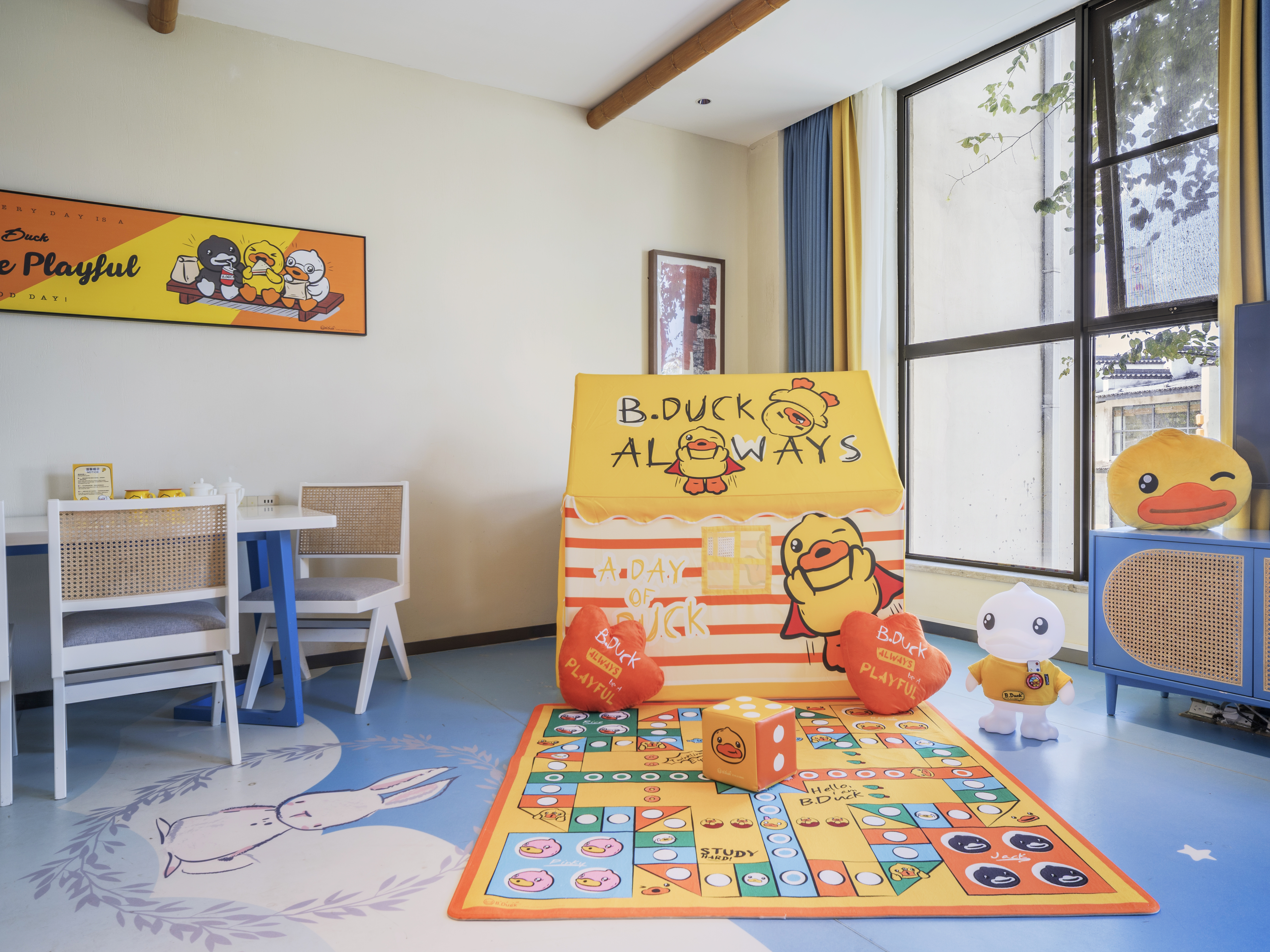 B.Duck Themed Bunk Bed Room