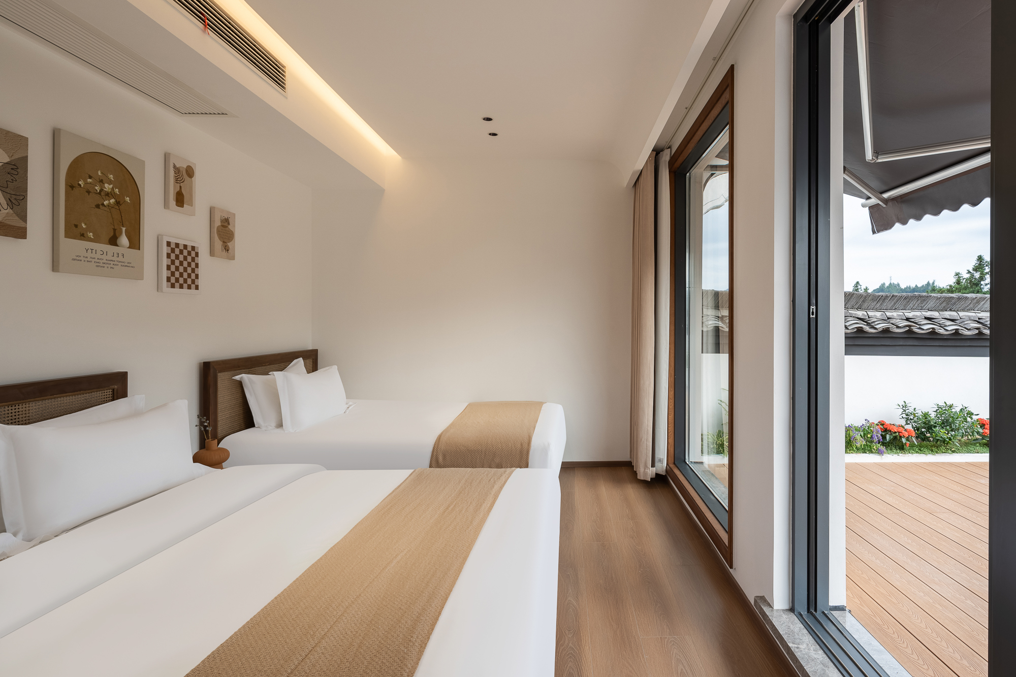 Featured Family Friendly Smart Room - With View (Terrace, Window)