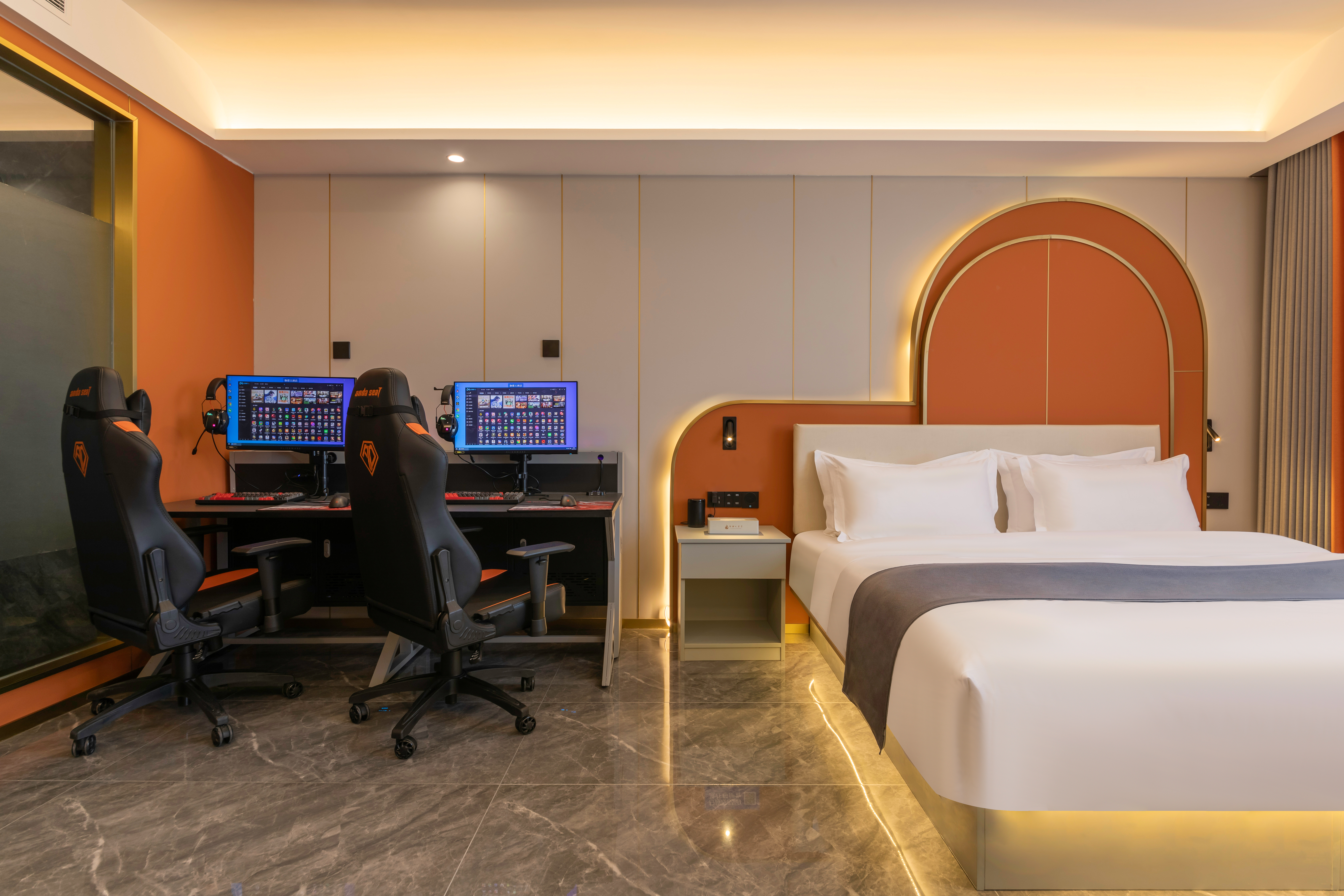 頭號玩家.電競大床房[4070ti-卓威360hz-i713700kf-智能客控]