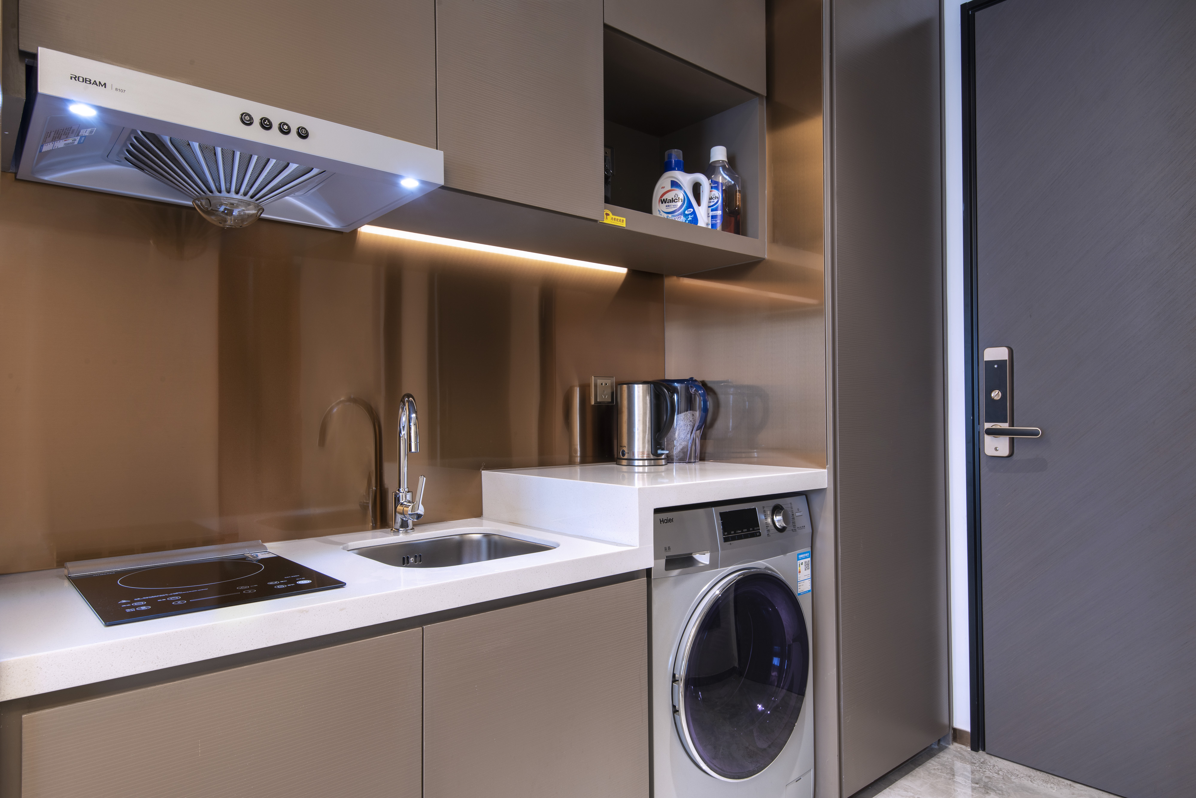 精英商务大床房（洗衣机+熨衣设备+咖啡机）