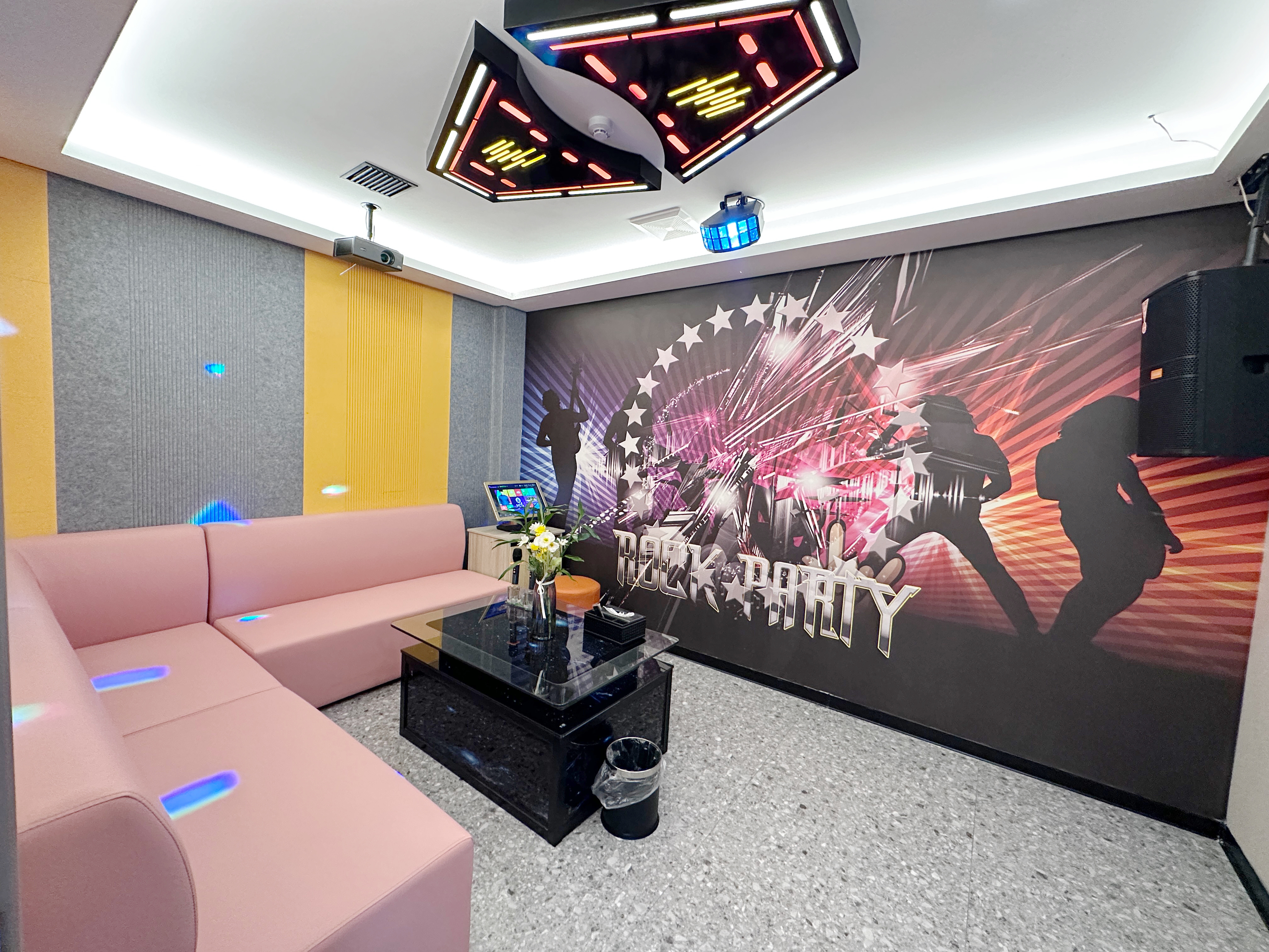 Smart Presidential Room (Cards)