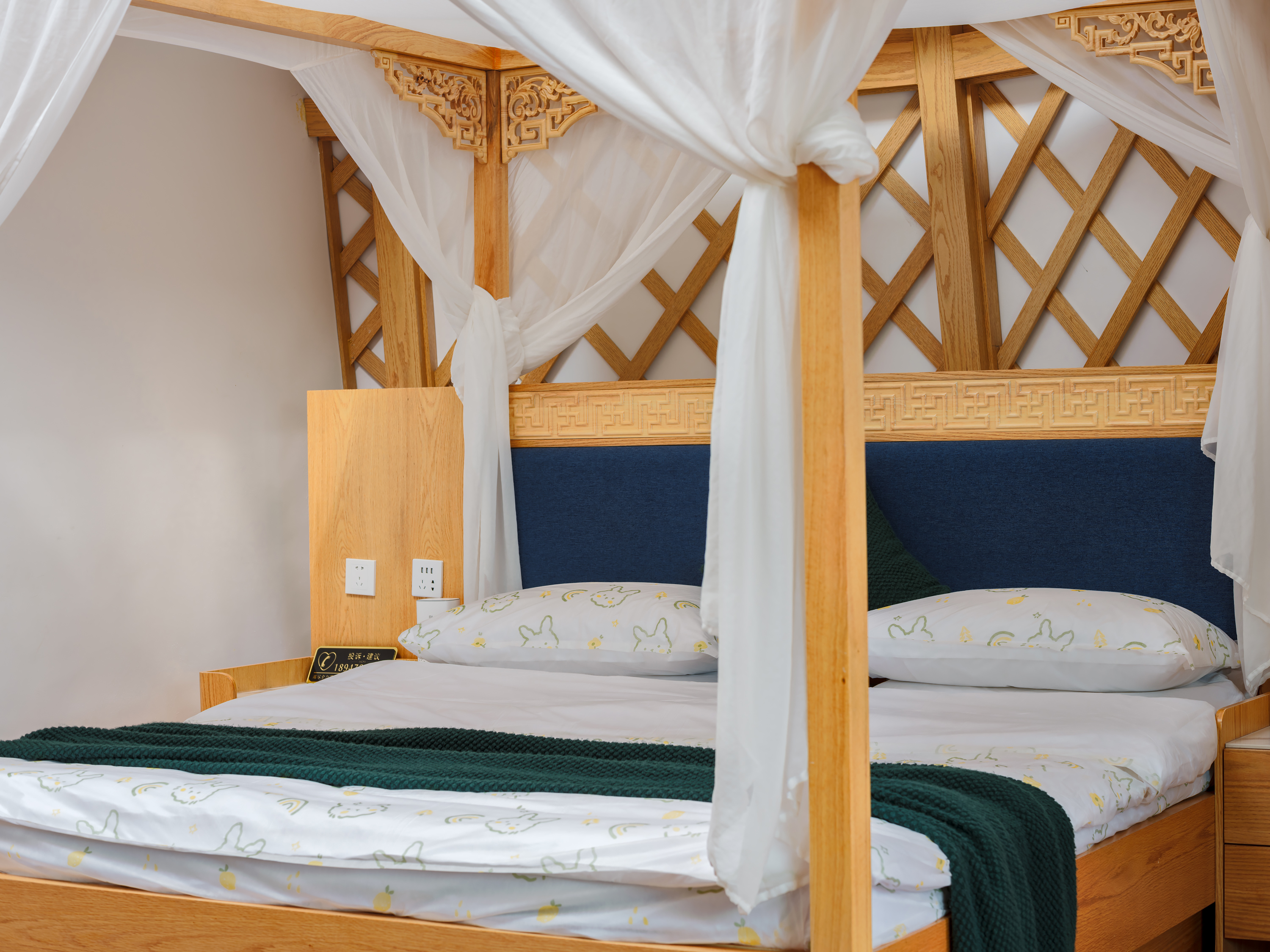 1-08 丨现代蒙元素大床房（空调-地暖）丨温馨私享豪华星空顶特色蒙古包丨