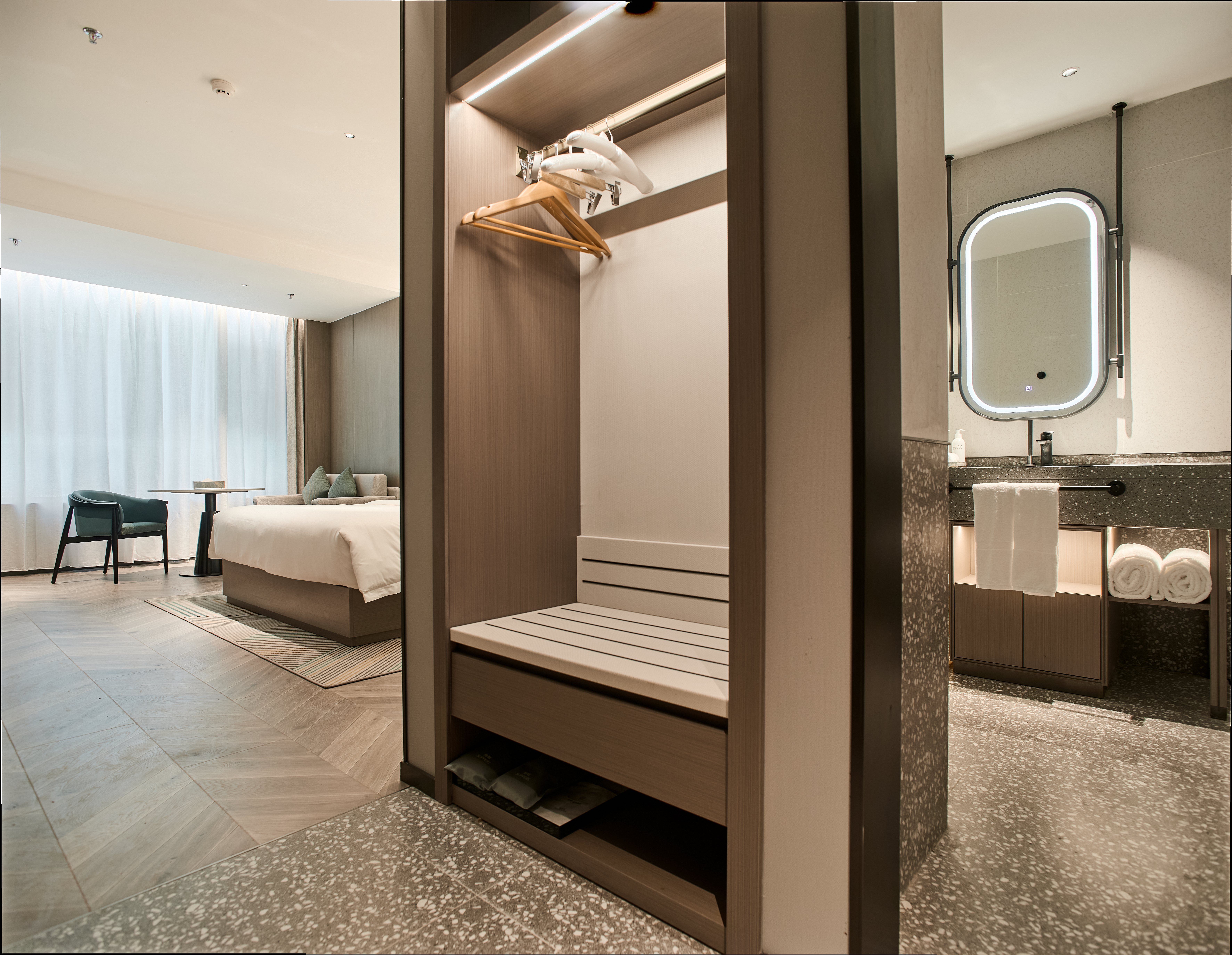 如悦大床房（加濕器+喜臨門床墊+電動窗簾）