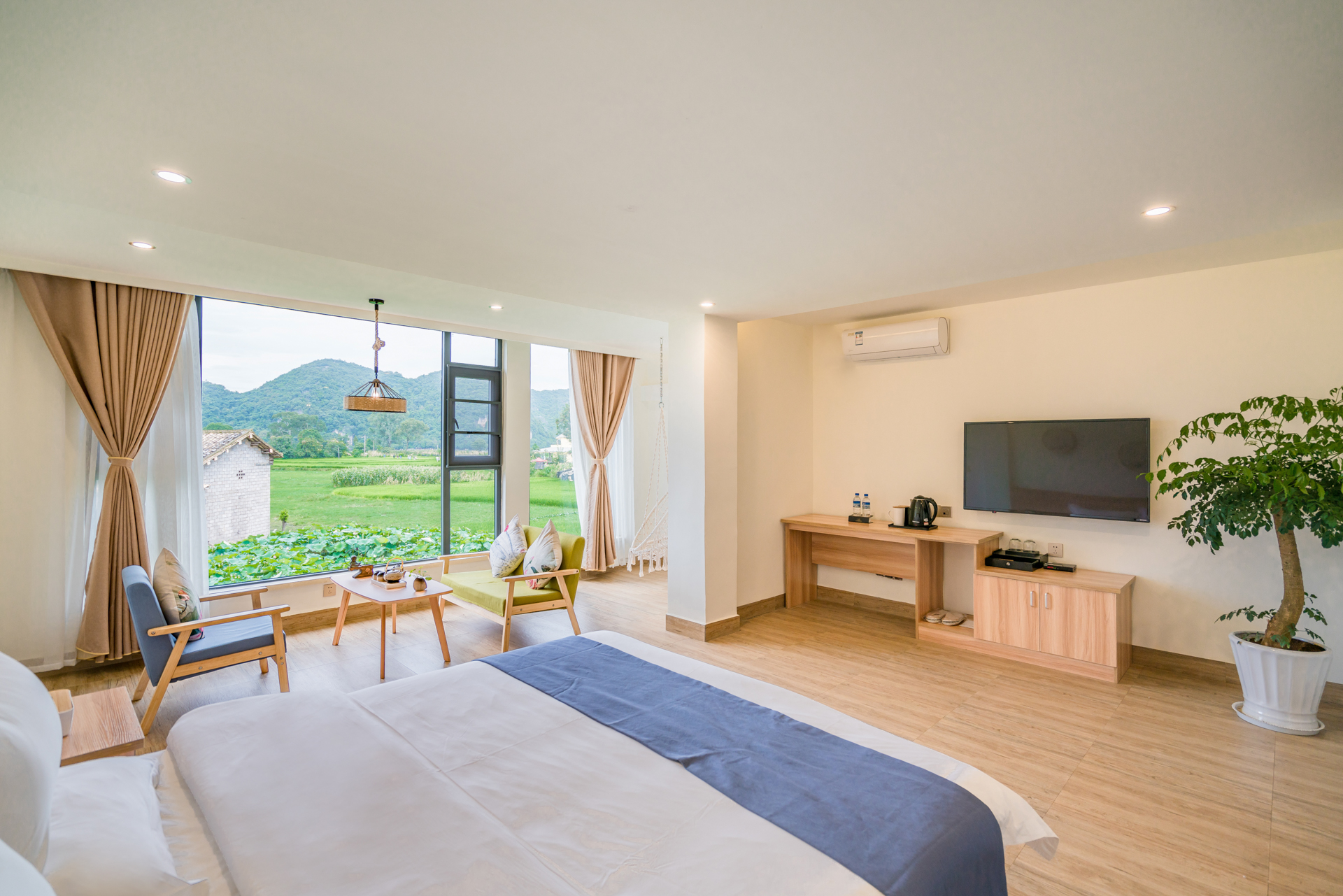 阳光田园跃层家庭房