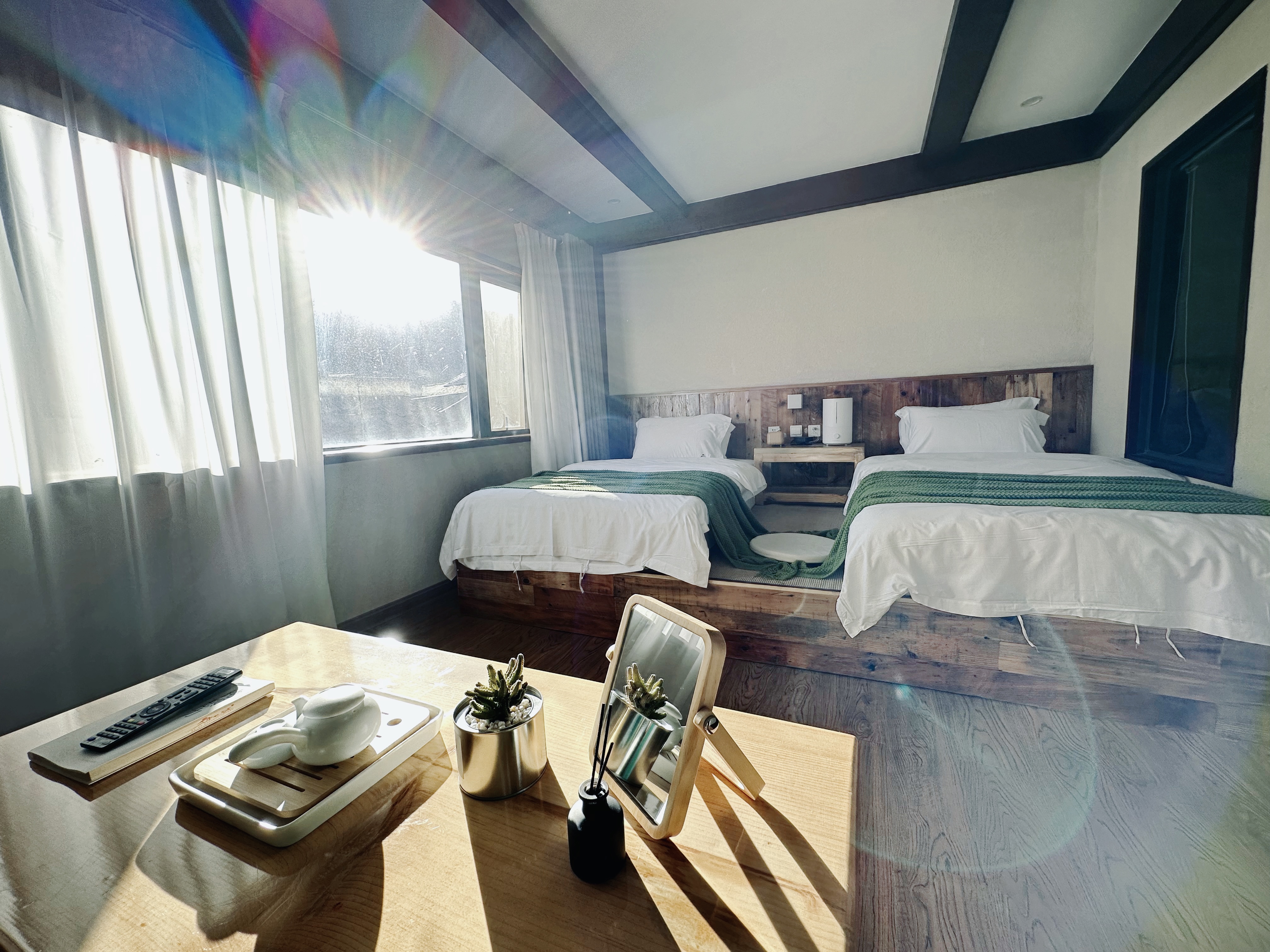 Mountain-view Twin Room