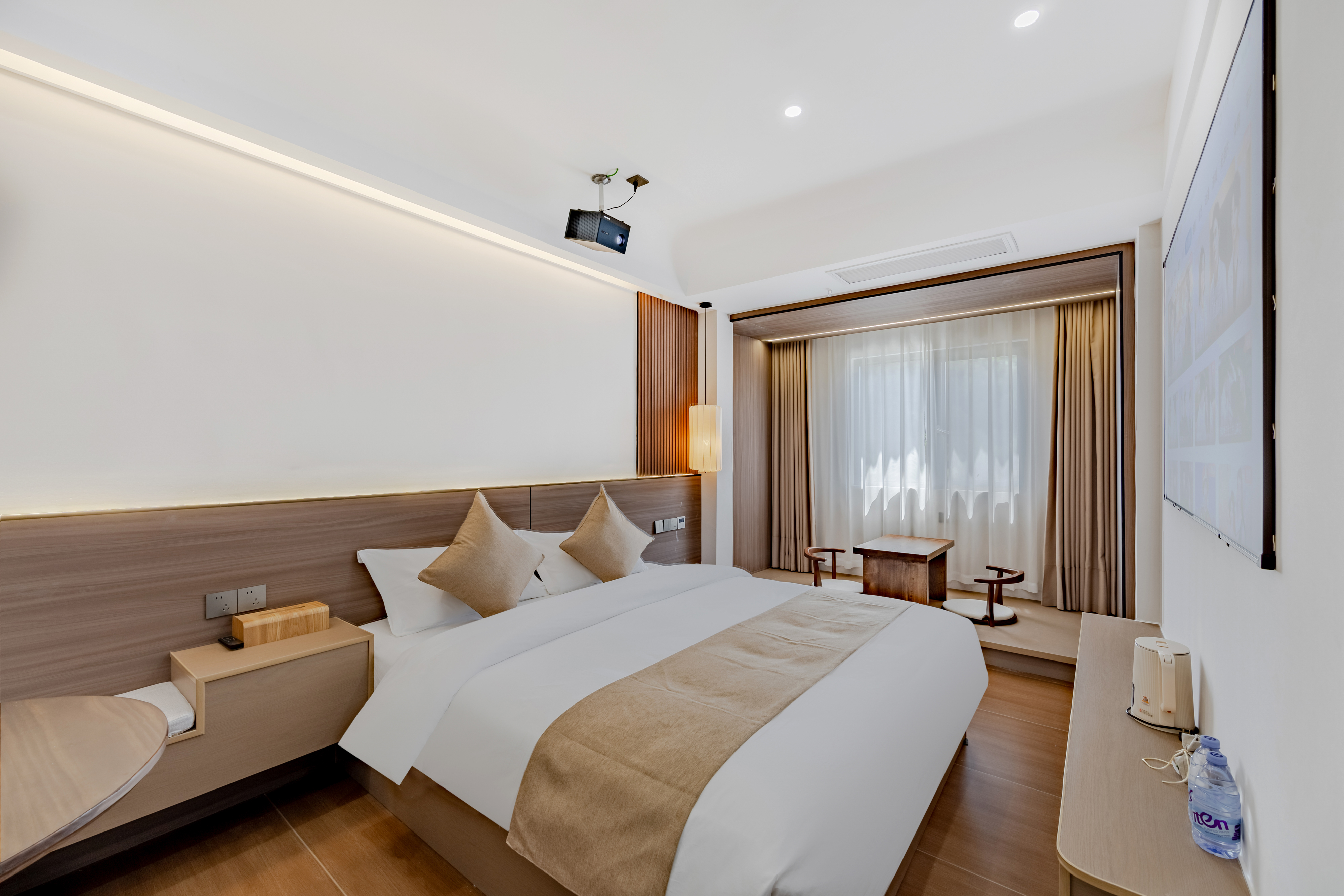 Moju Family Suite (Spacious, Hd Audio-Visual Projection, Smart Bathroom)