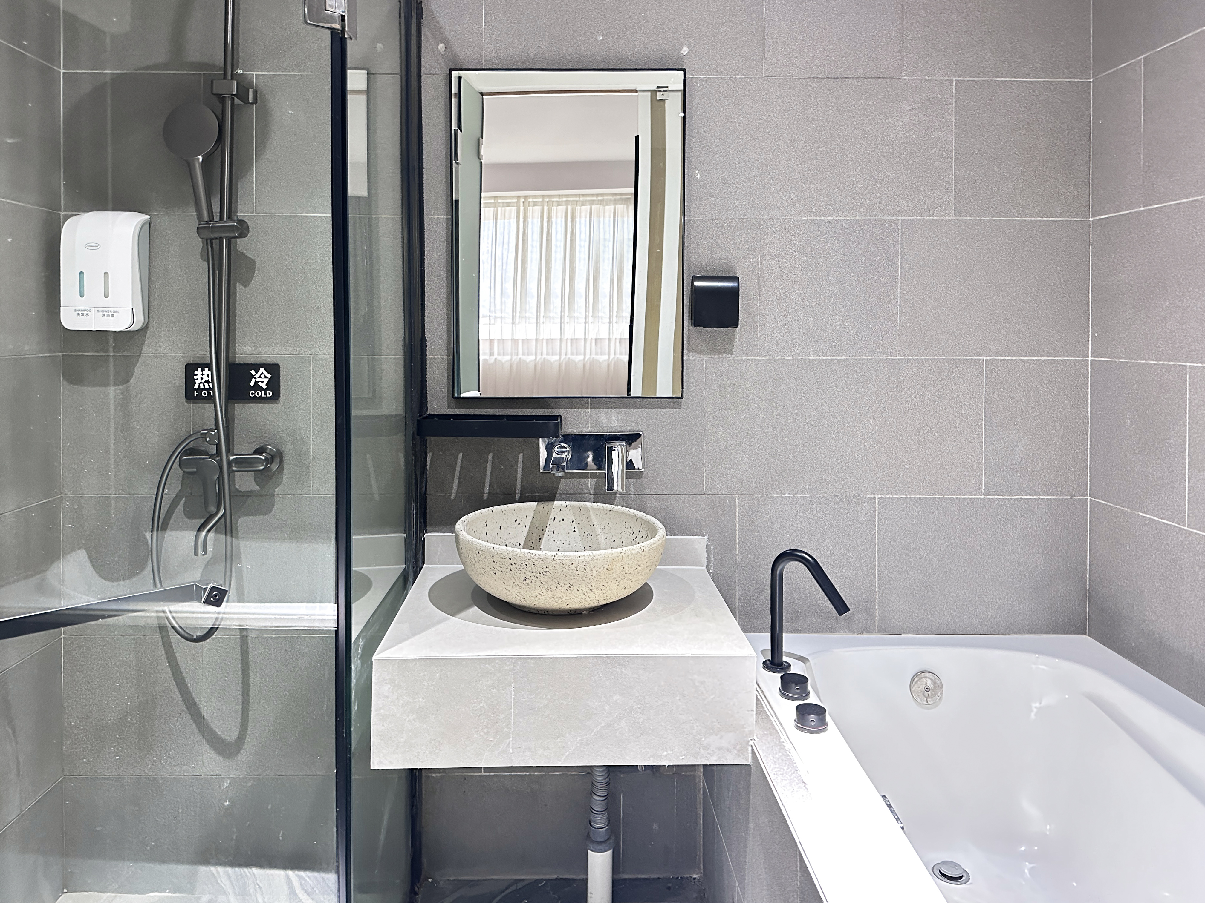 悦山阳台家庭套房（观景阳台+休闲沙发+浴缸+4k电视）