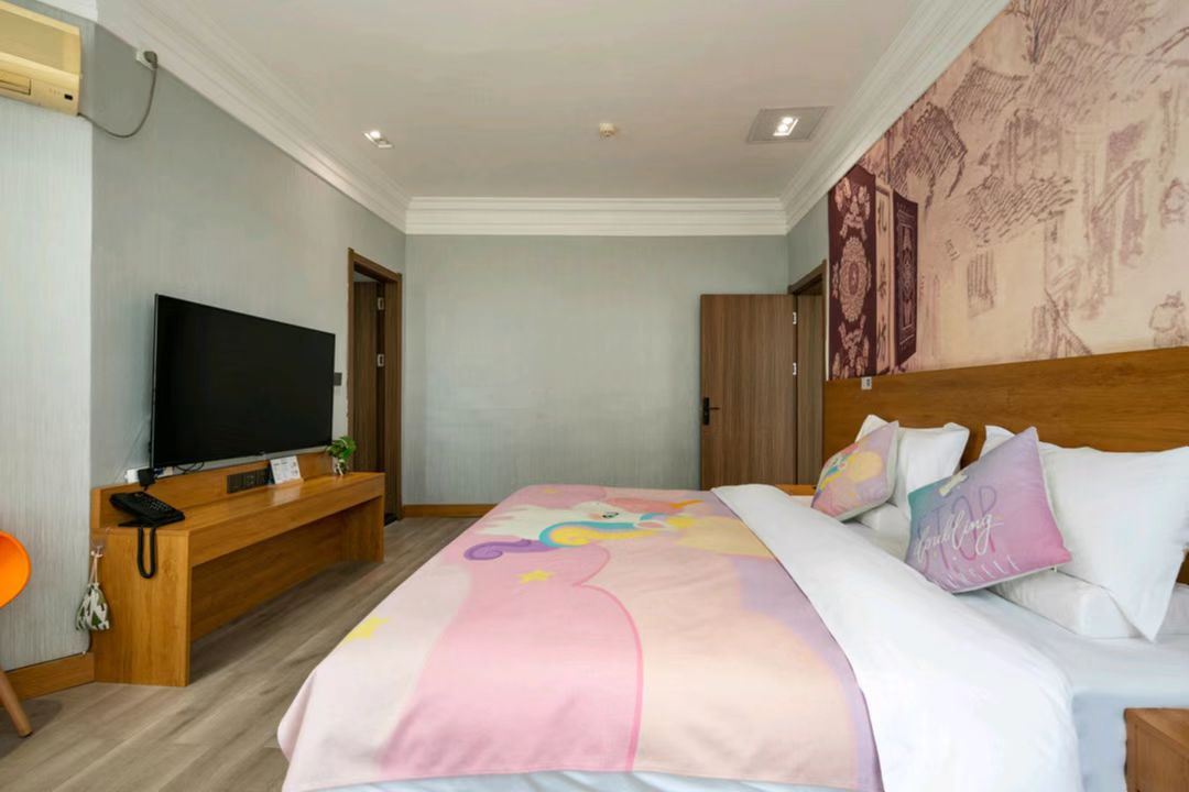 Deluxe Family Friendly Suite