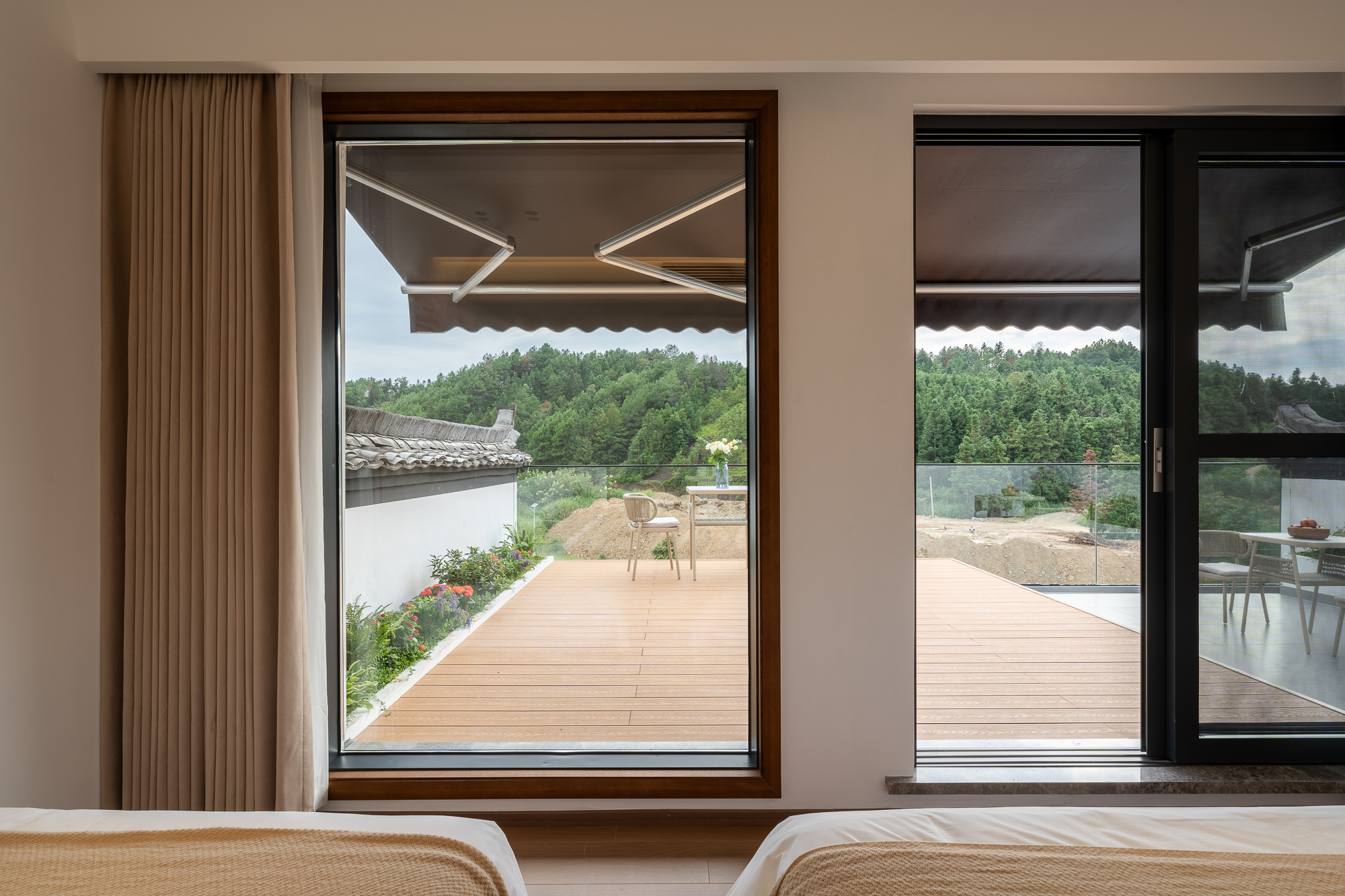 Featured Family Friendly Smart Room - With View (Terrace, Window)