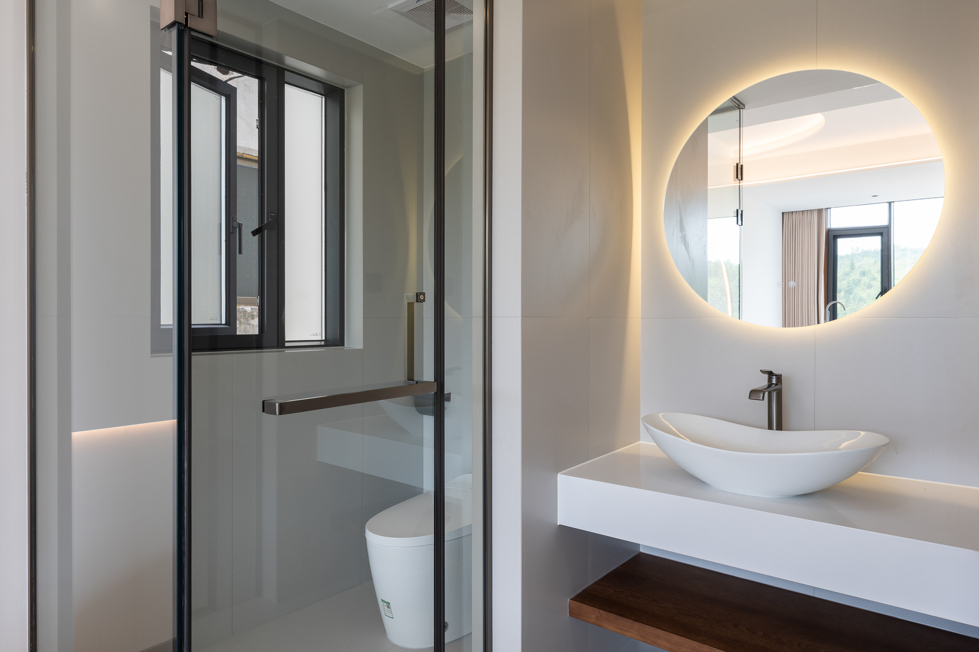 Romantic Smart Room - Lake-View (Double Bed) (Window, Bathtub)