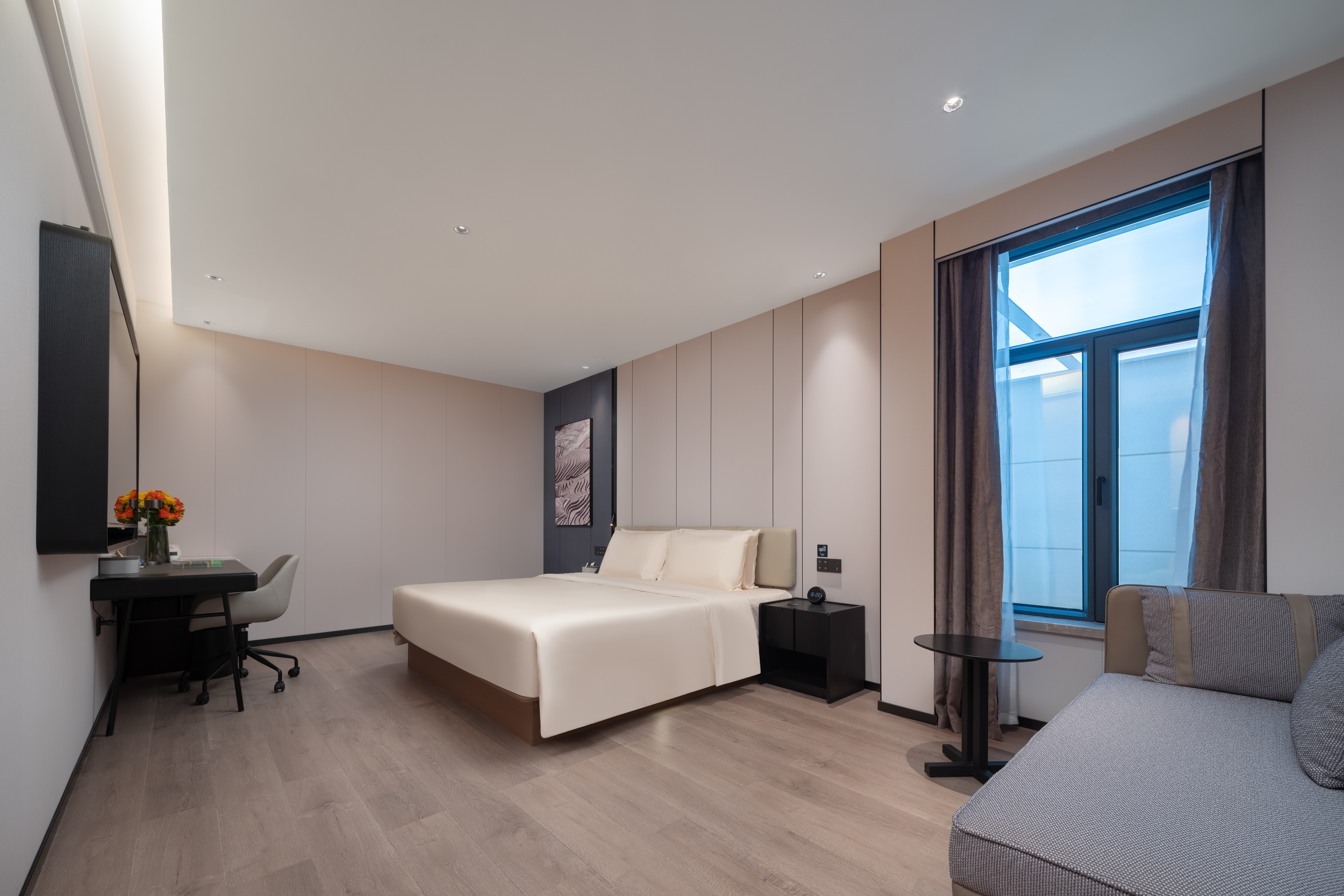 Elegant Double Bed Room With Xiaodu Smart Control, Smart Toilet&Mobile Screen Casting