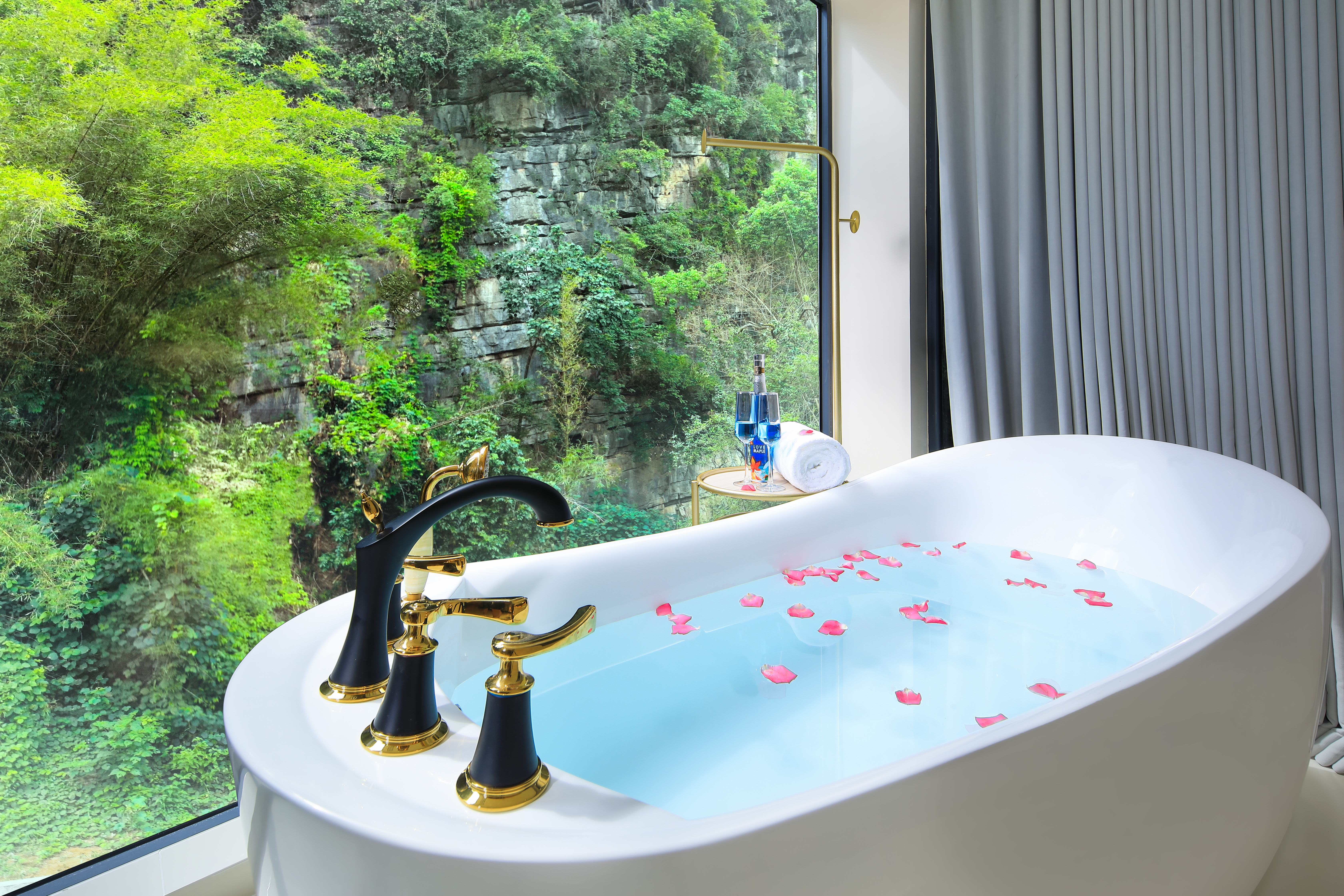 A栋·流晖·山色大床房丨小度语音智控丨泡澡观山景