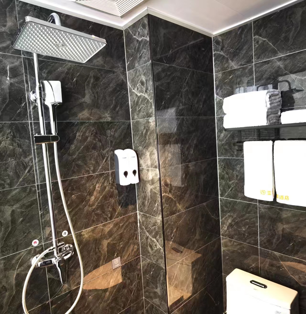 Yati Hotel (Xi'an BYD Jixian Industrial Park)Deluxe Suite