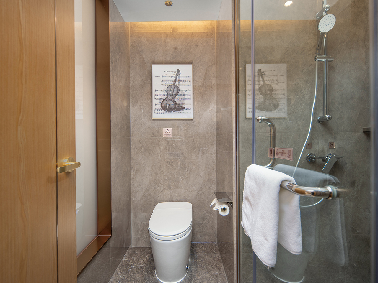 标准大床房（全屋语音智能+记忆棉床垫）