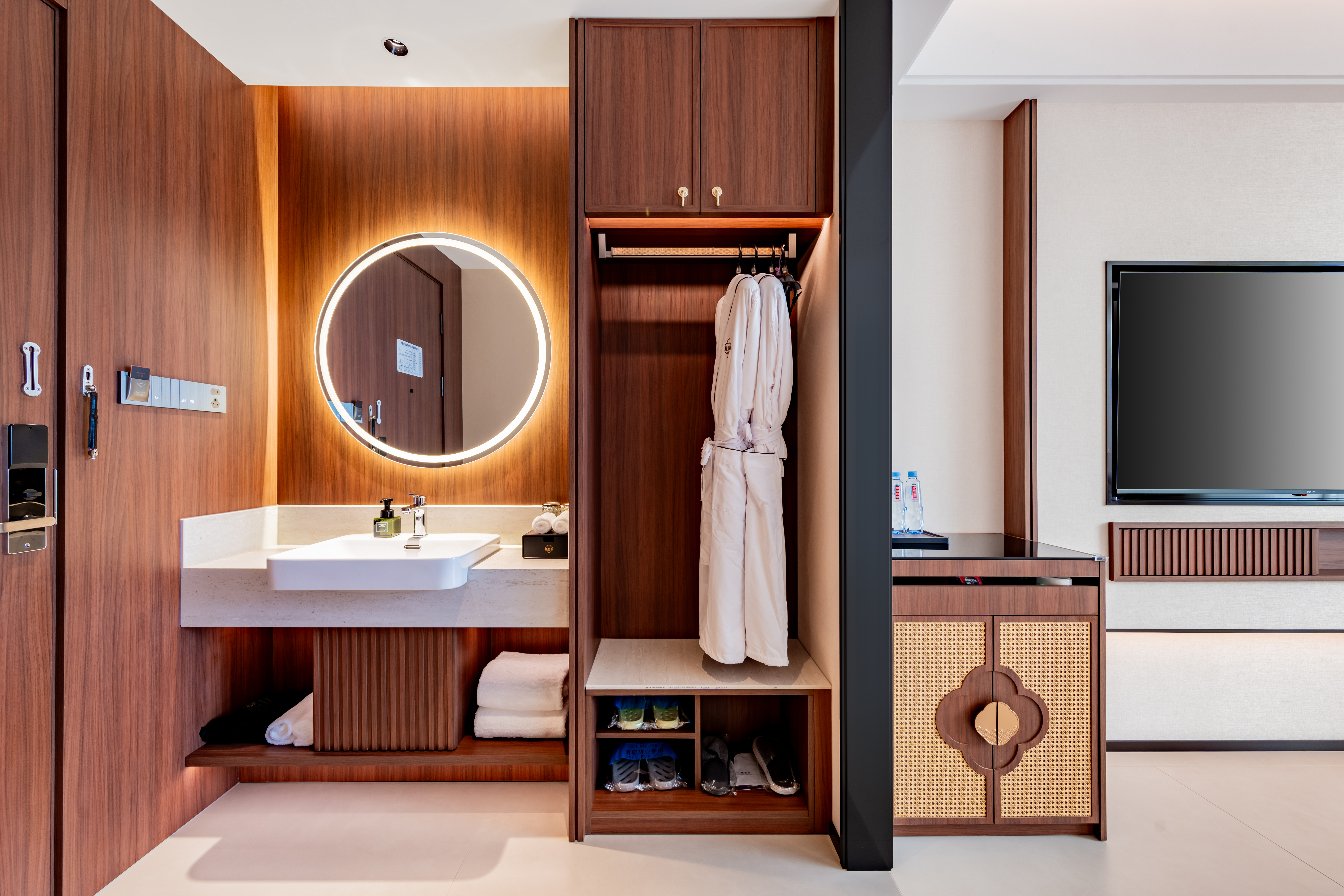 商务双床房『全屋智能?迷你小冰箱』