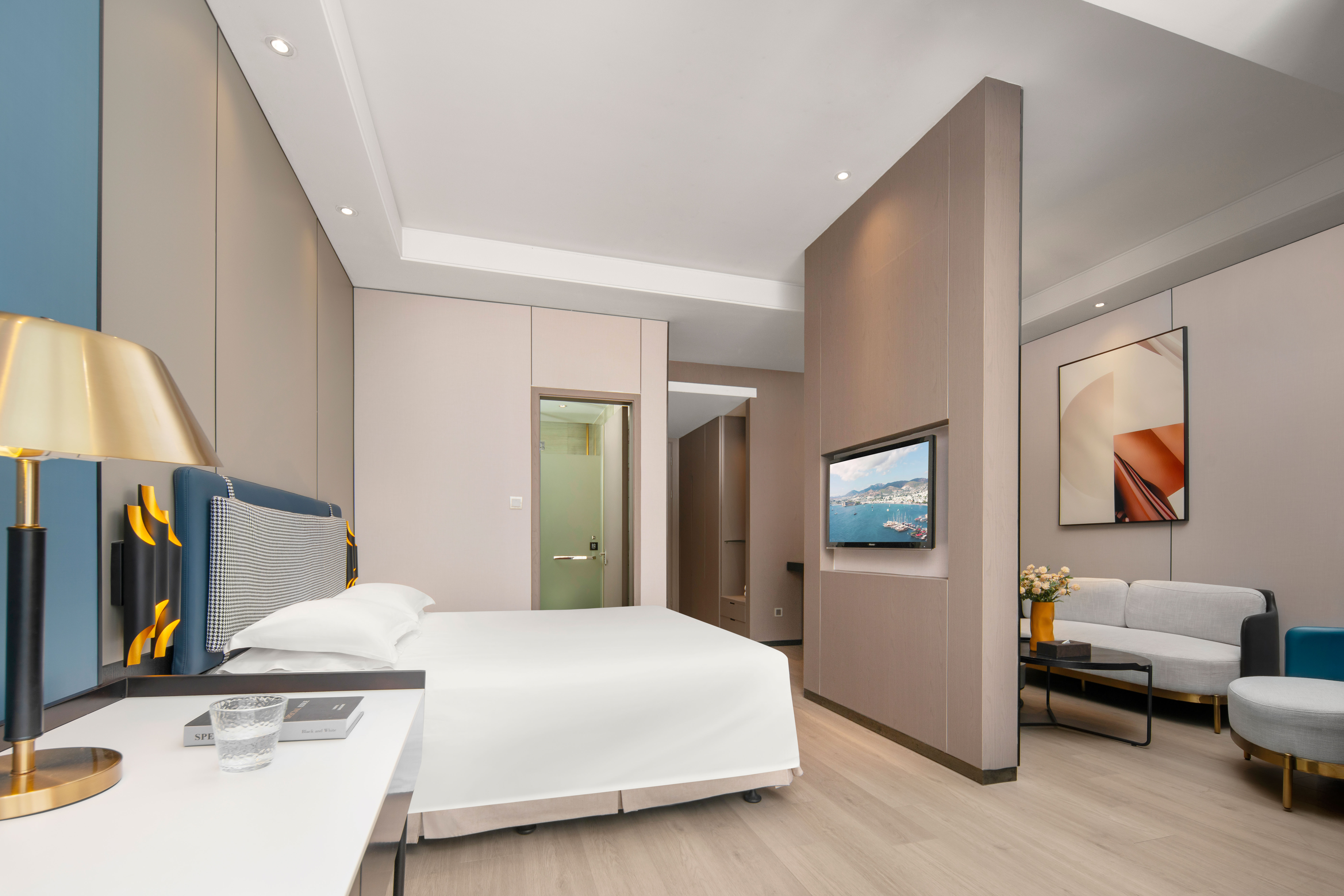 悦享悠然大床房 |（双人沙发+智能马桶）