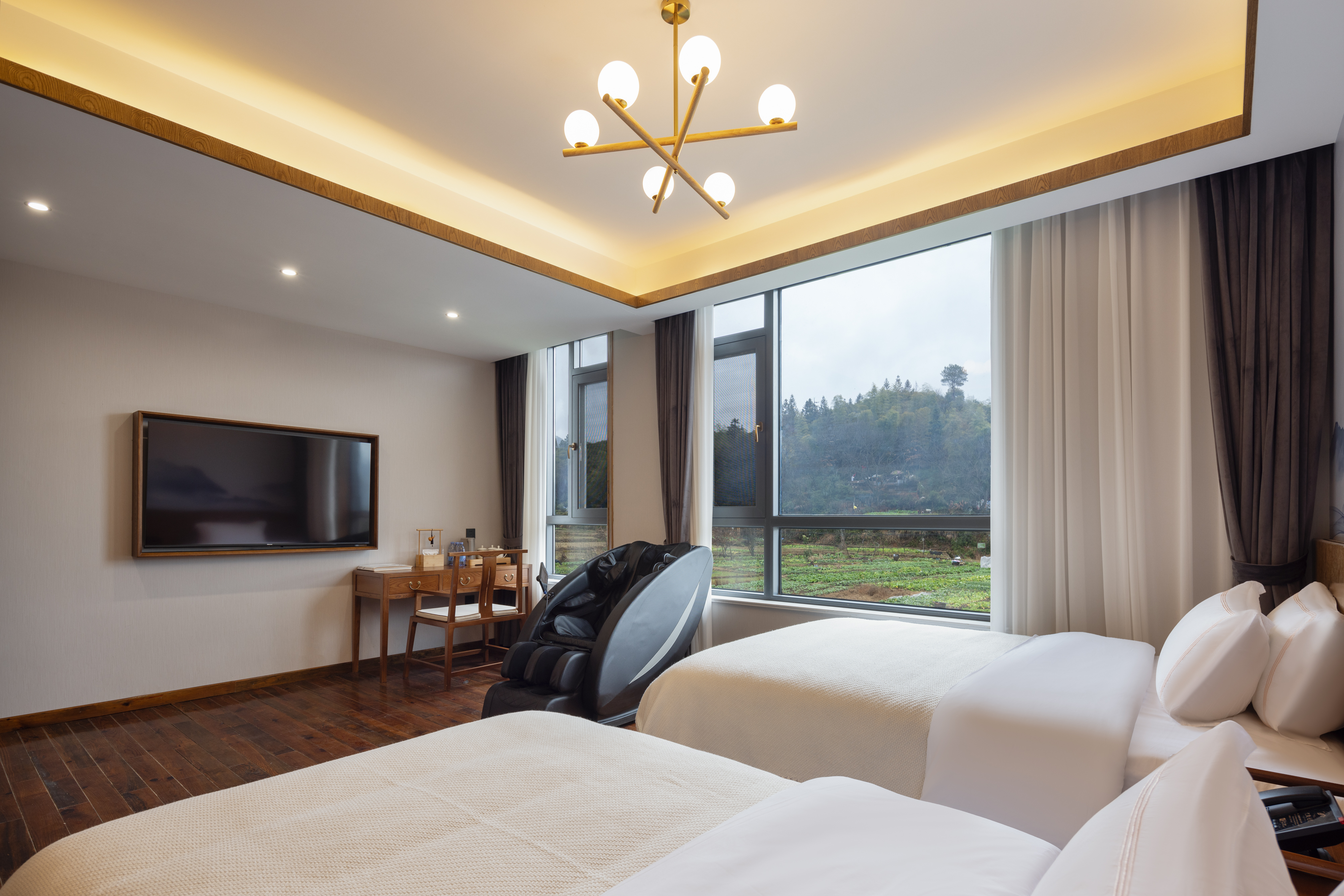 2-bed Room With Mountain View