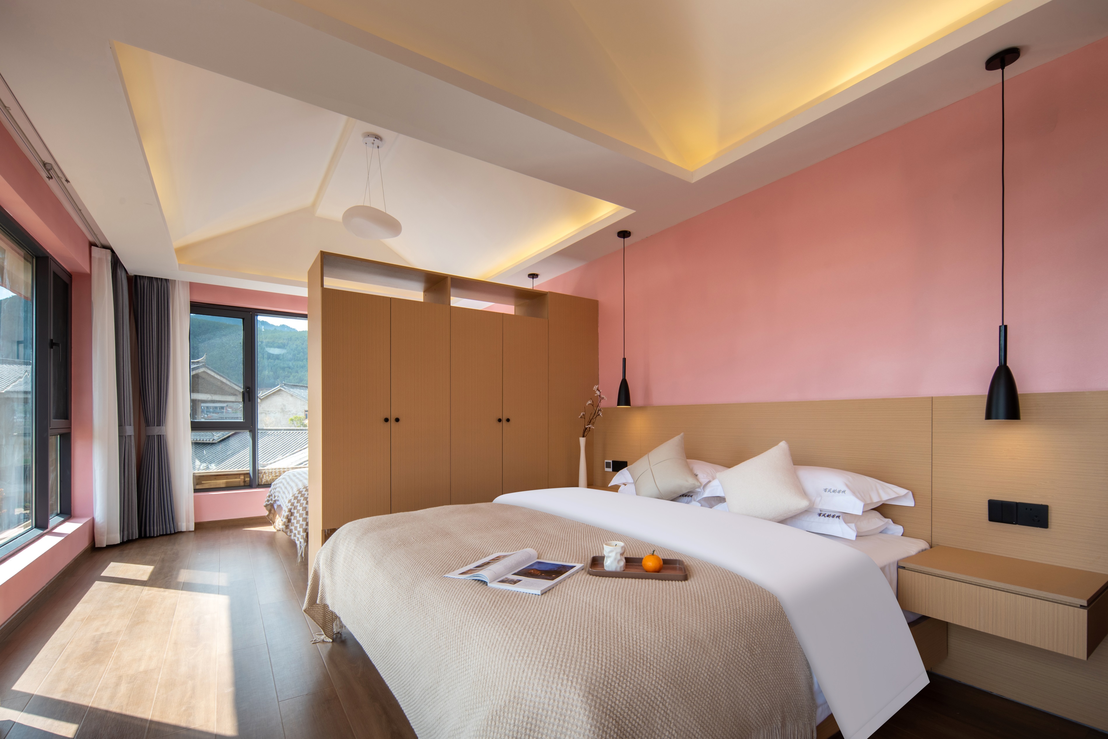 Yi Le Yin · Garden View Cozy Family Room