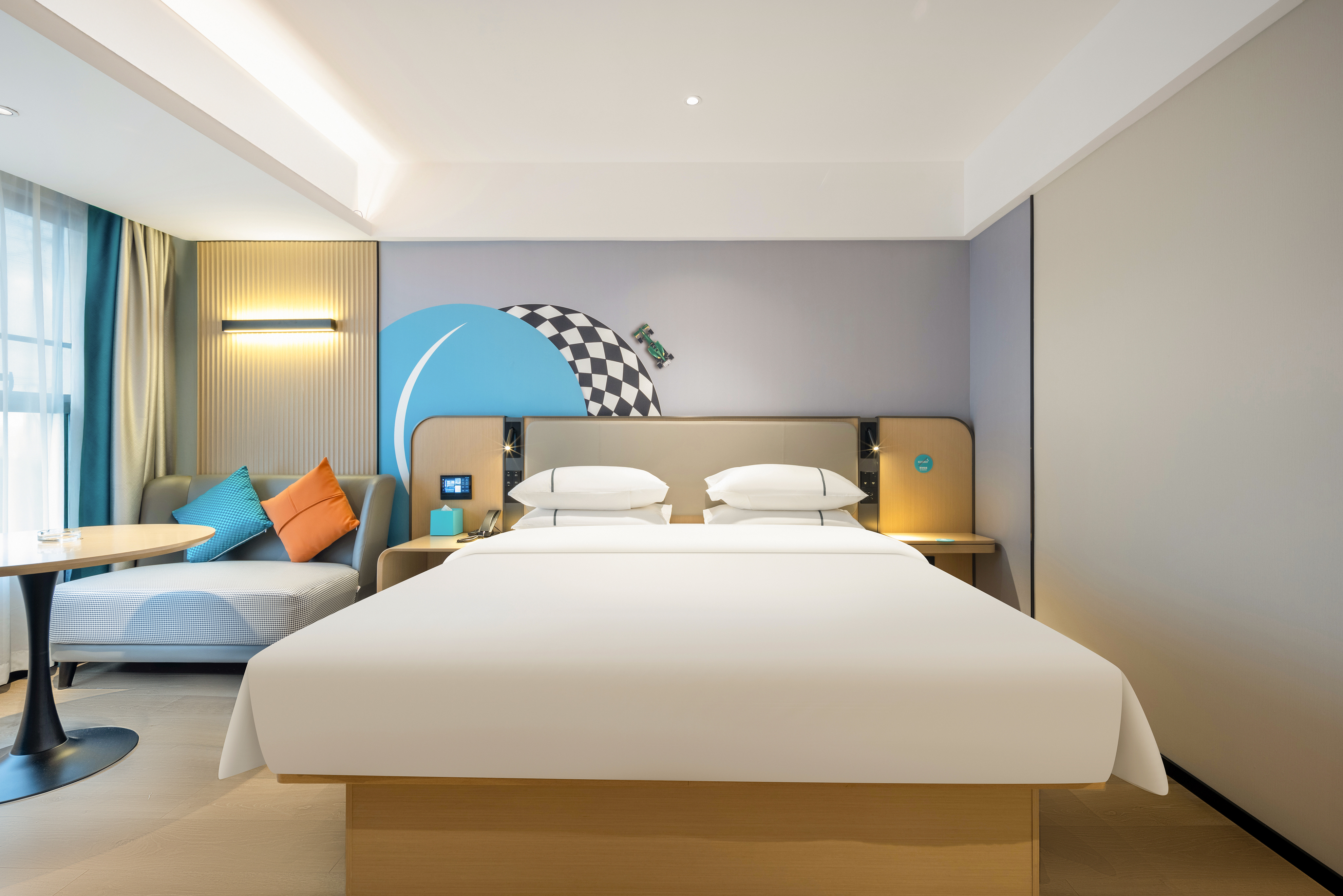 智能商务大床房-手机投屏+安享静谧+LED智能魔镜