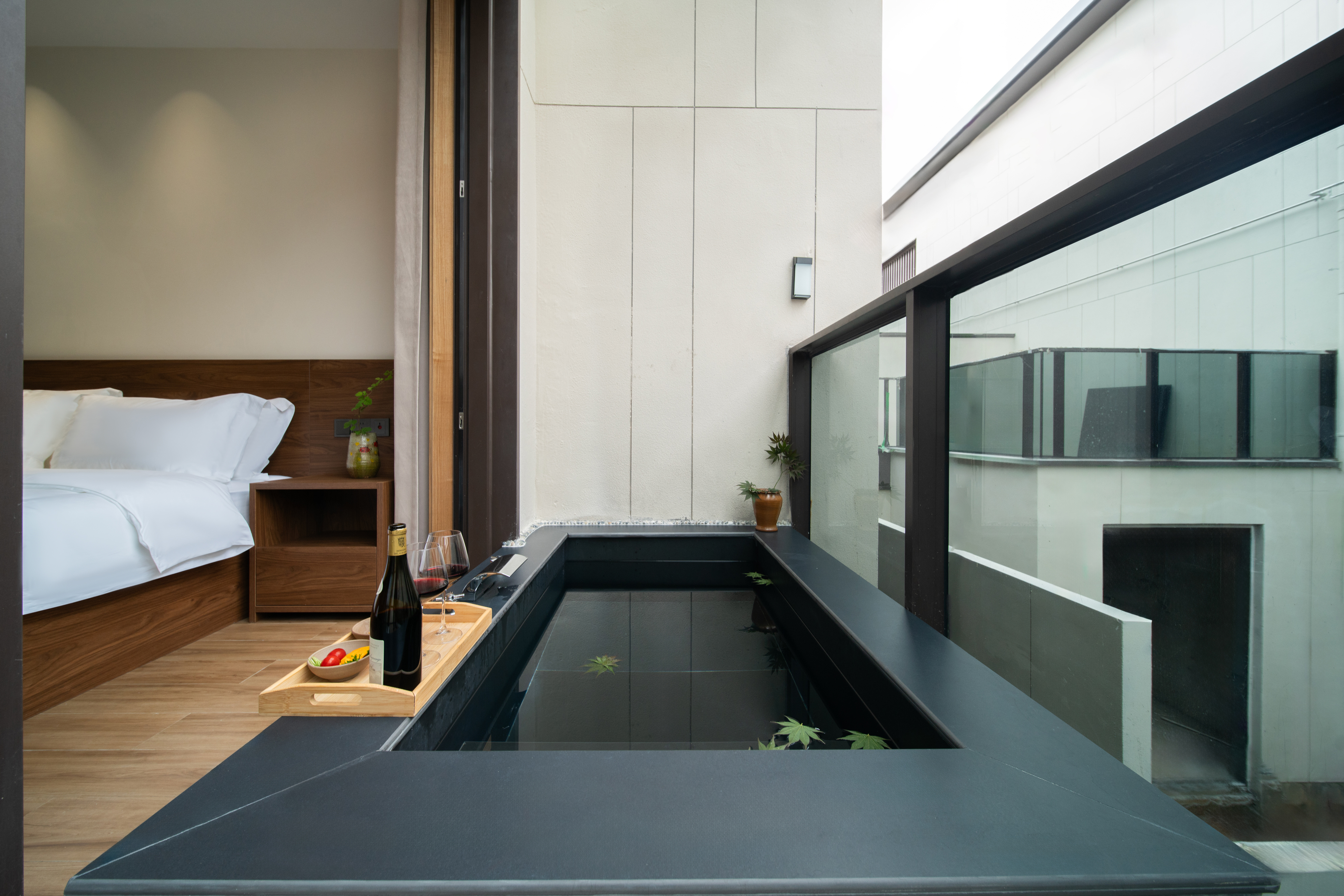 聽雨丨陽台私湯大床房（獨享露台+私湯温泉+智能馬桶+高清電視+全屋地暖）