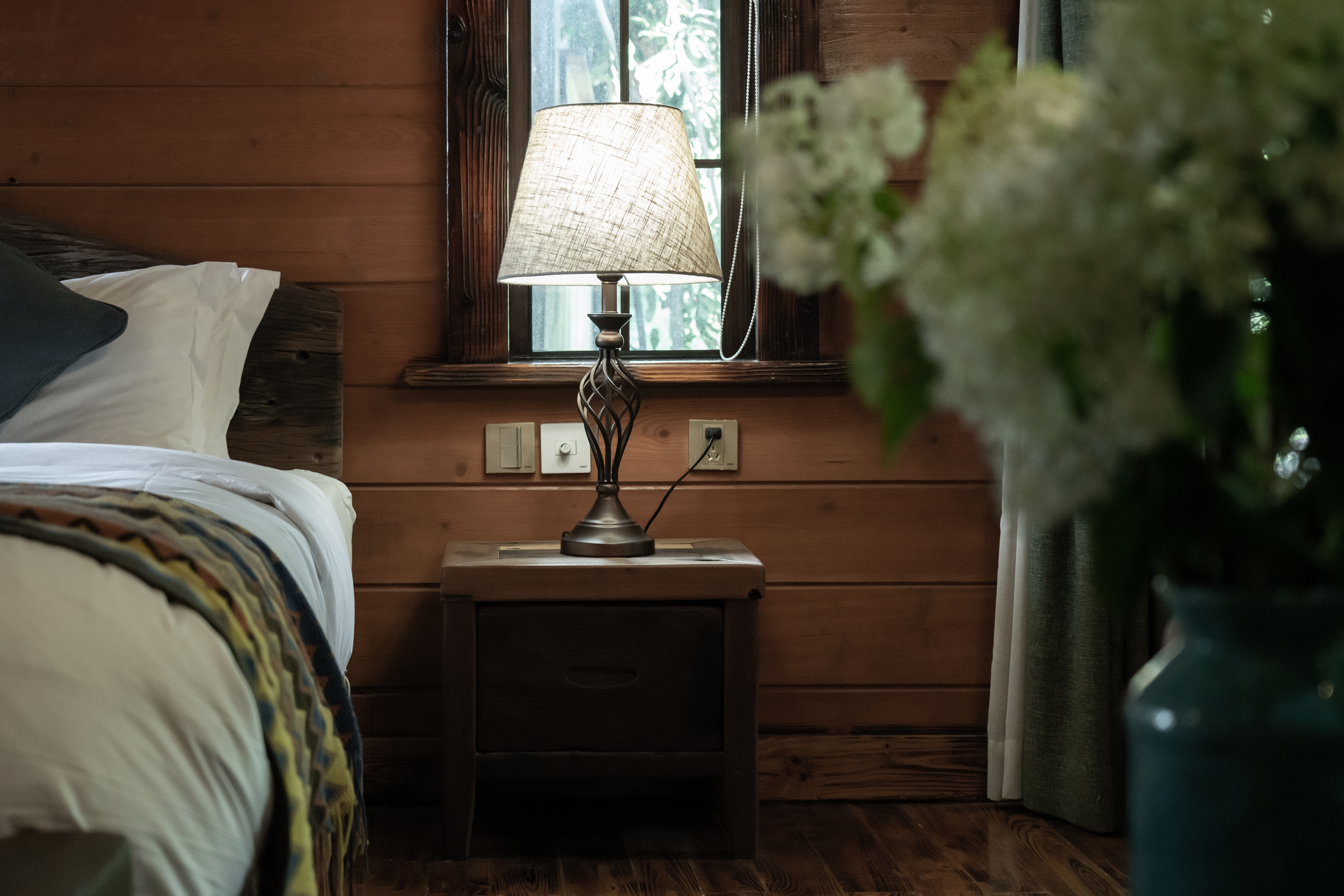 美式乡村独栋大床房（湖景小院+布艺沙发+深泡浴缸）