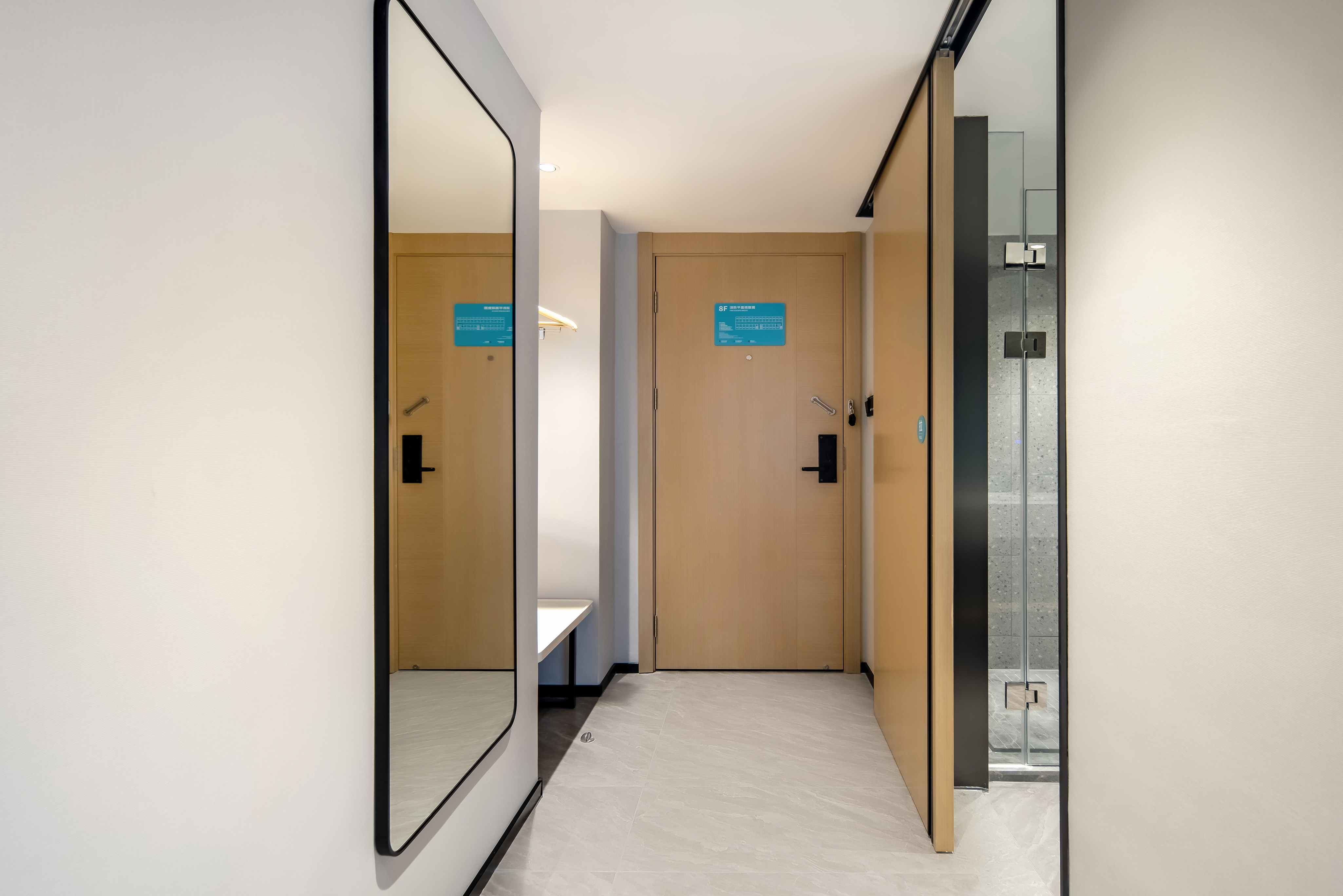 城景高级双床房-手机投屏+护脊床垫+休闲座椅