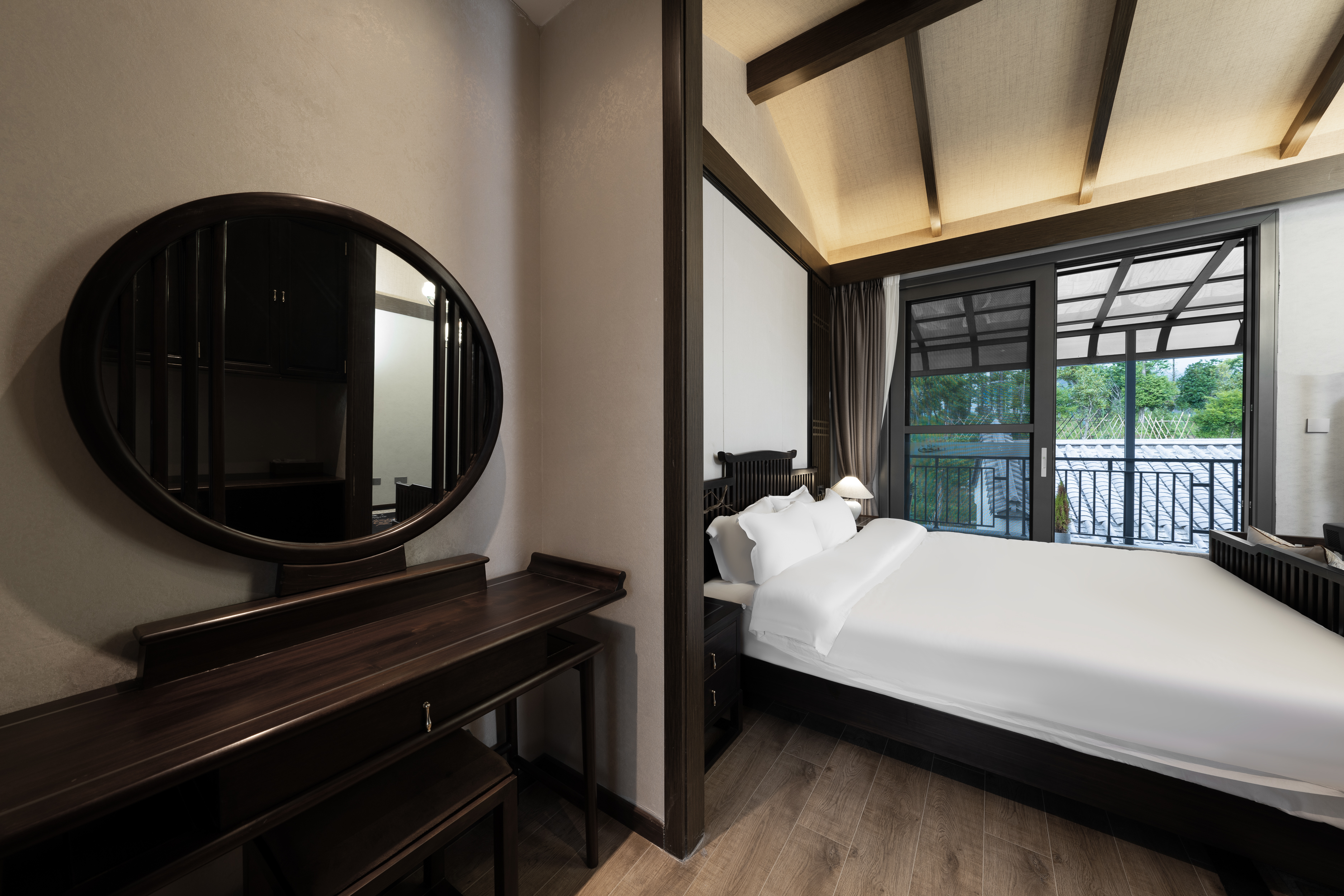 Deluxe Suite - Mountain-View