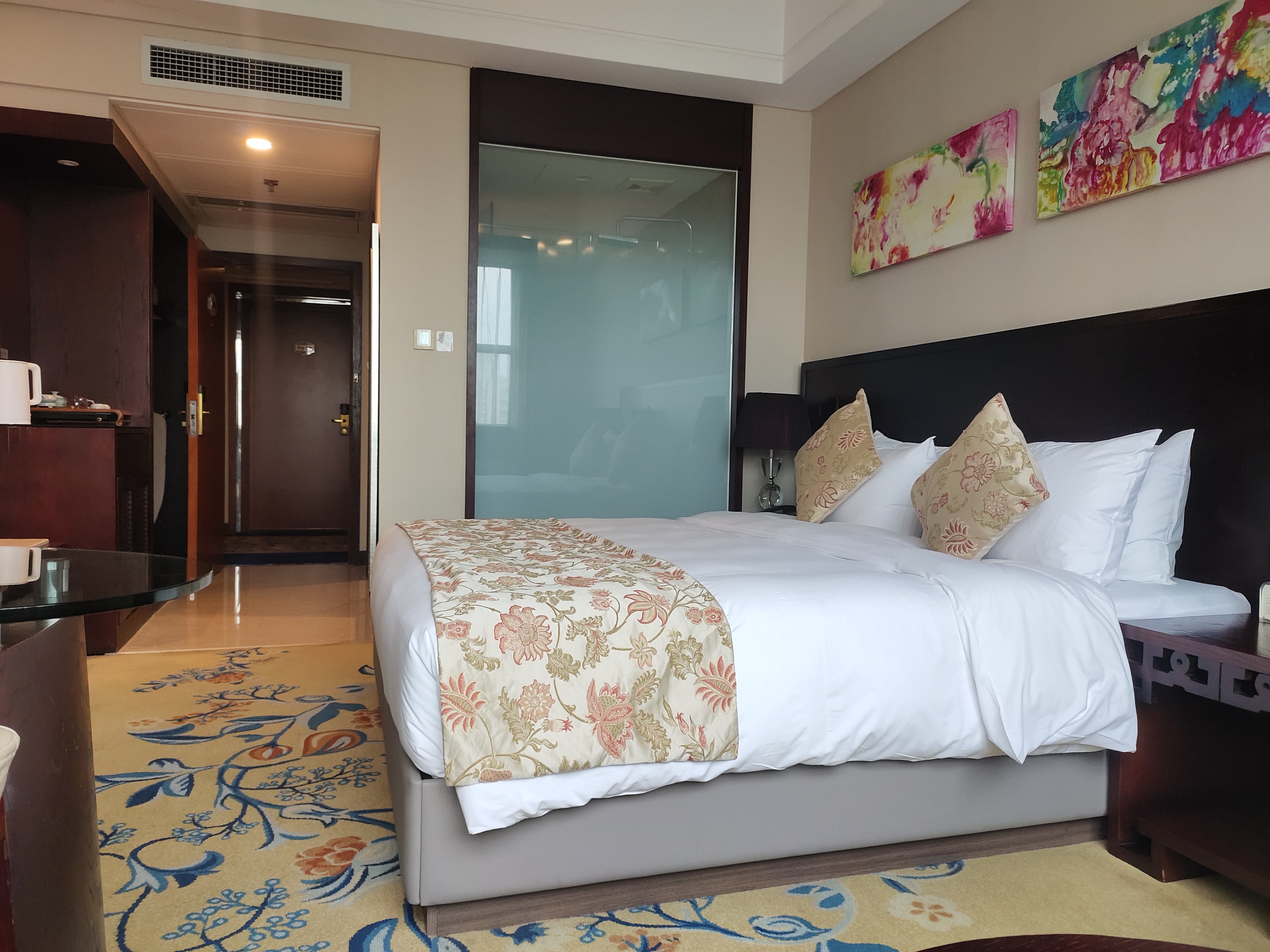 行政间（鹅绒床被+小冰箱+空气净化器）