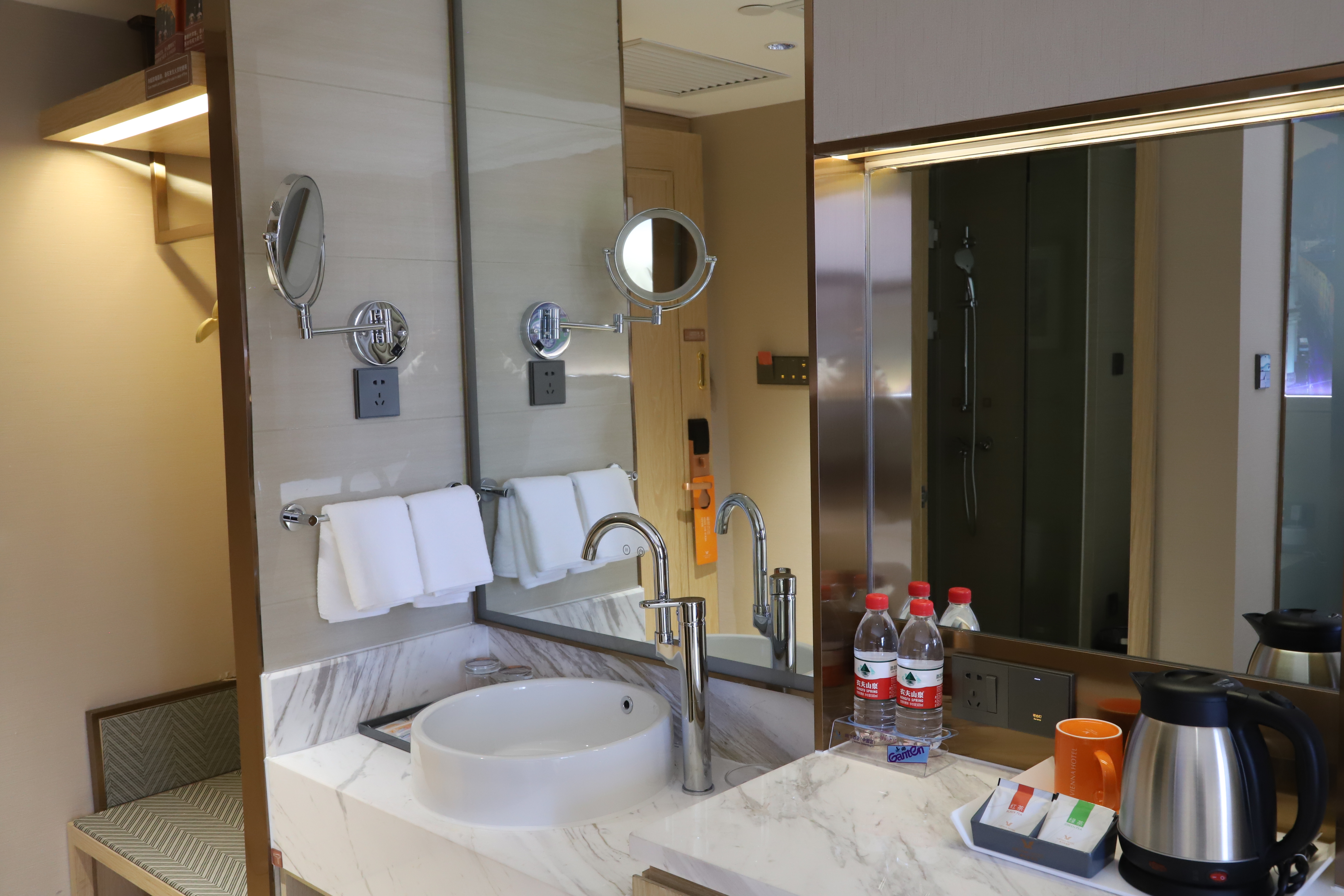 豪华双床房（全屋智能客控+电视投屏+智能马桶）