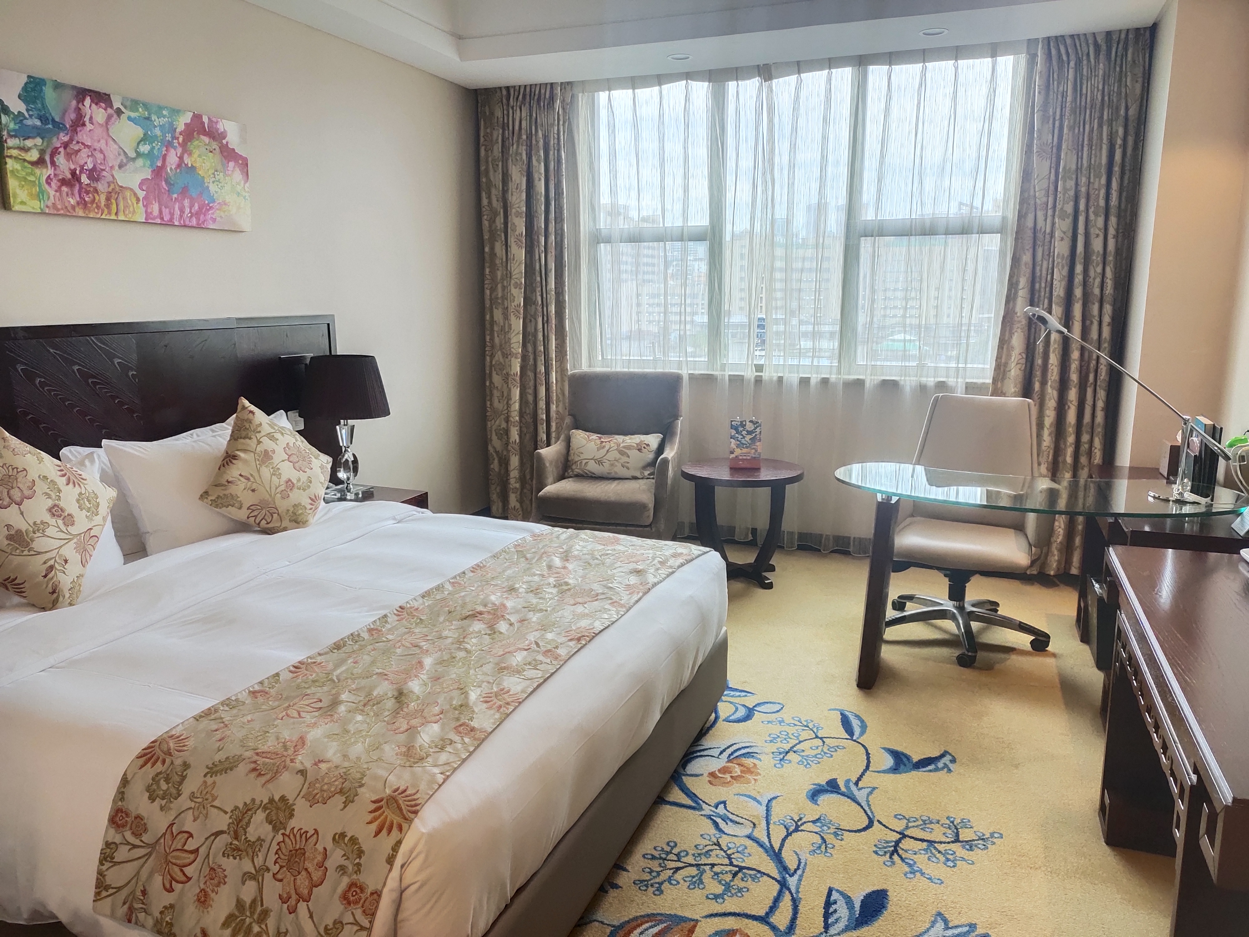 行政间（鹅绒床被+小冰箱+空气净化器）