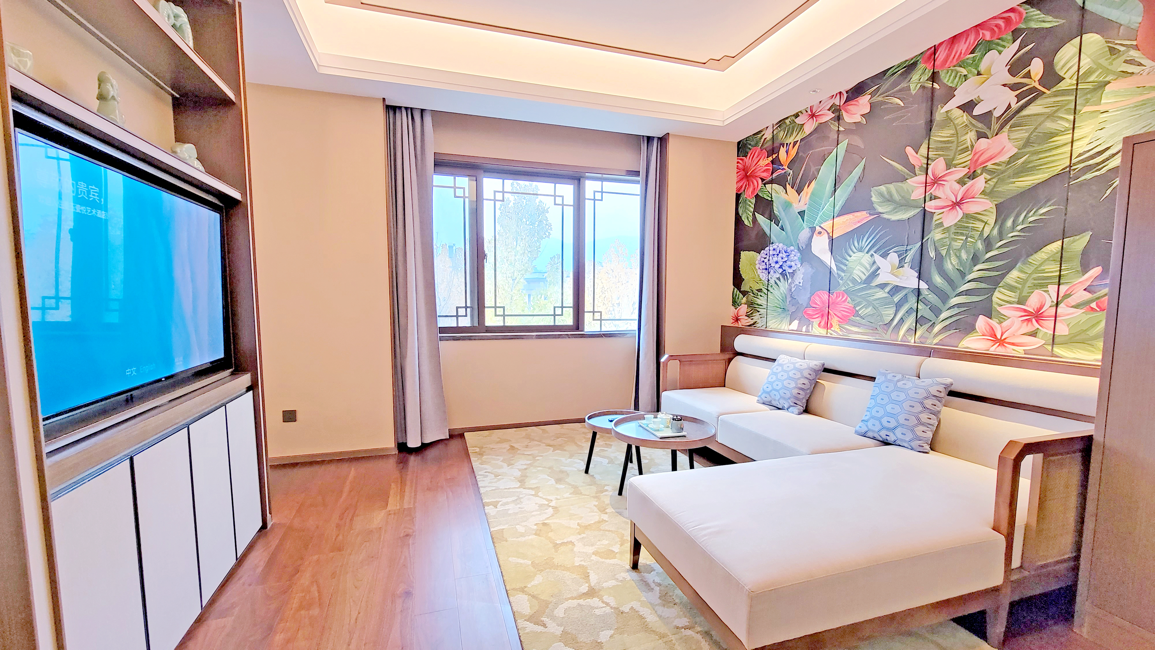 Guangying Bamburgh Neo-Chinese Style Deluxe Scenic View Elegant Suite (Zero Pressure Mattress + Deep Sleep Pillows + Constant Temperature Shower + Solid Wood Sofa Minimalist Style)