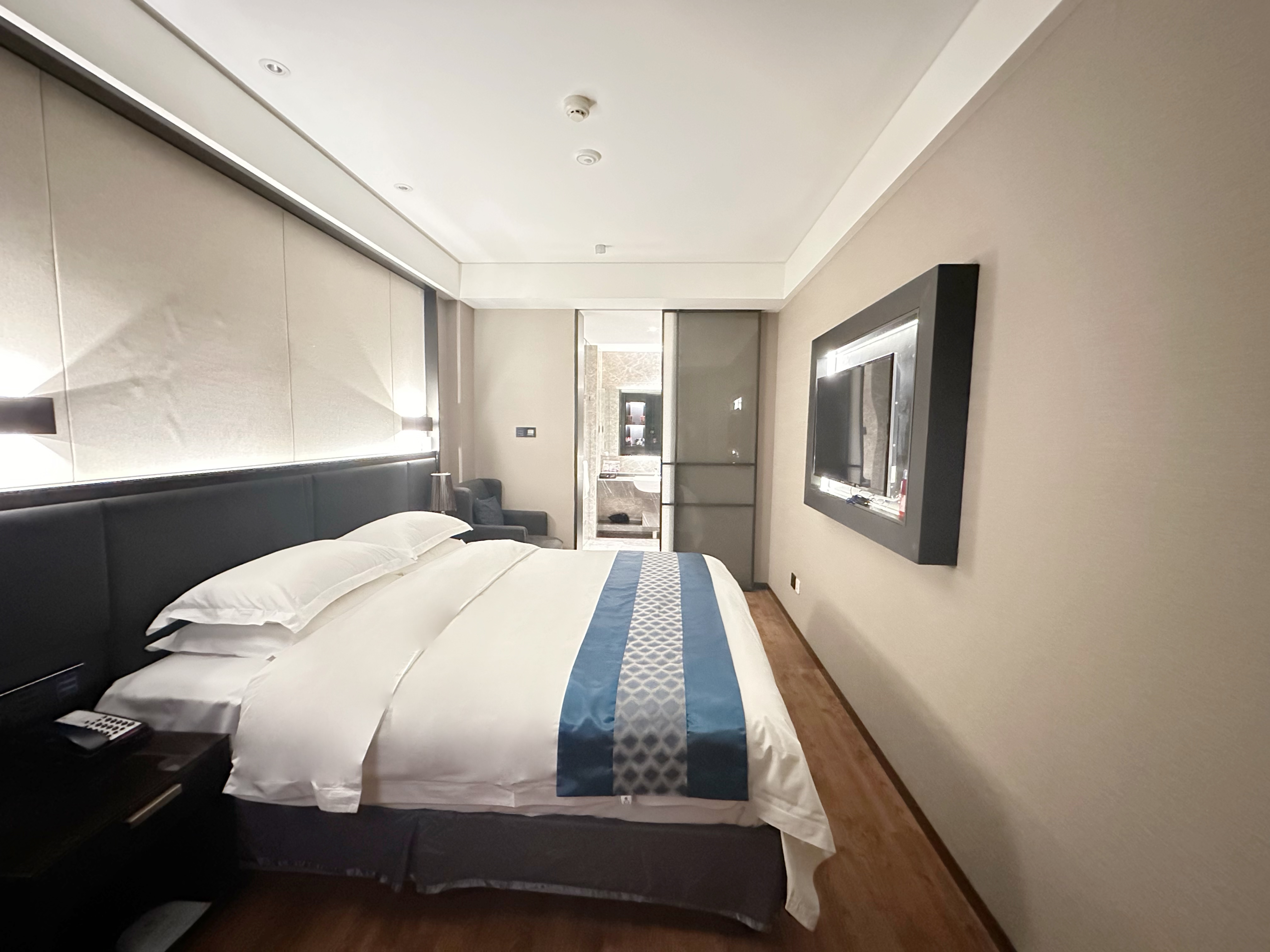 零压特价大床房