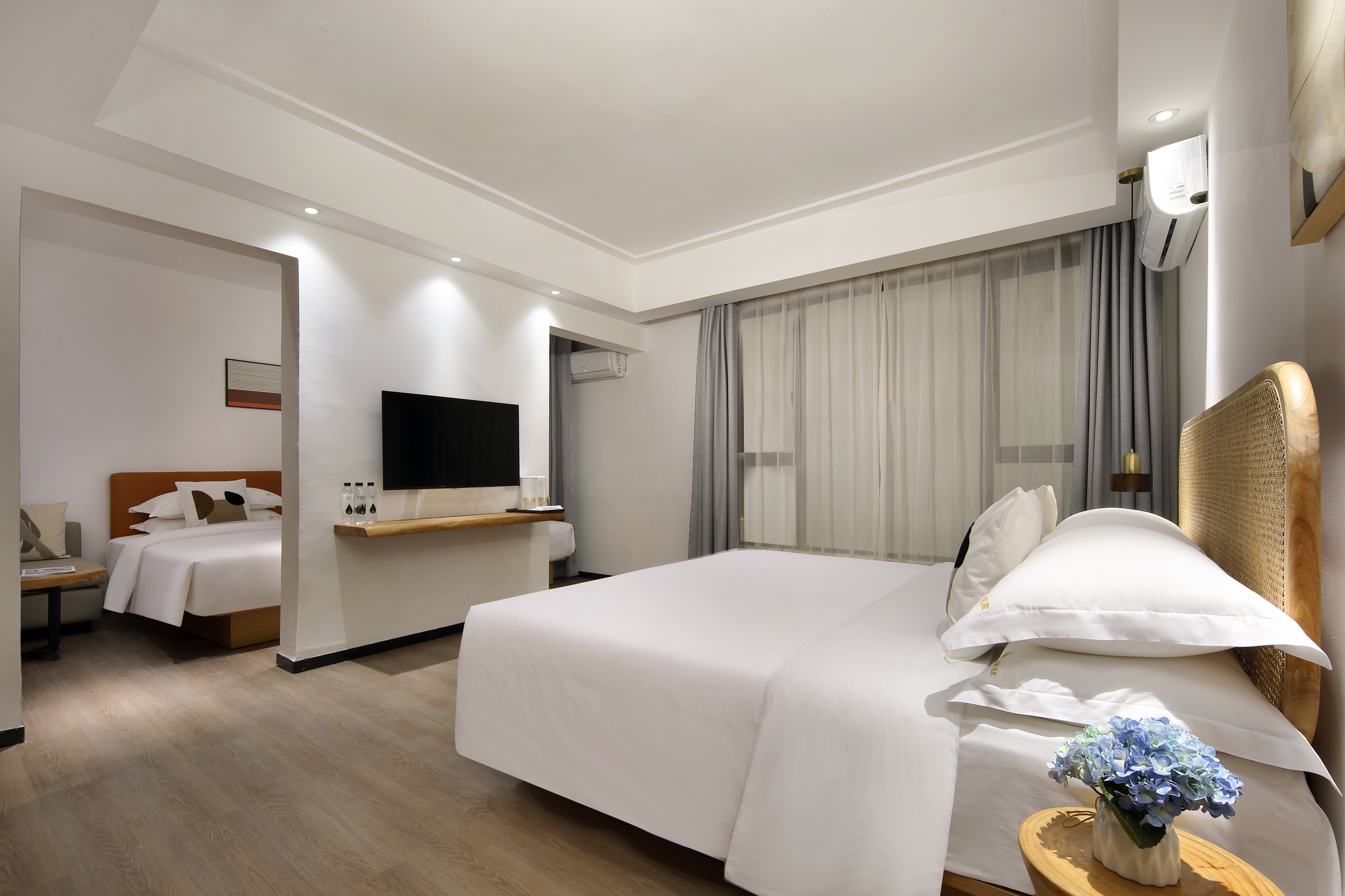 悦风家庭套房（连通套房+休闲沙发+舒缓浴缸）