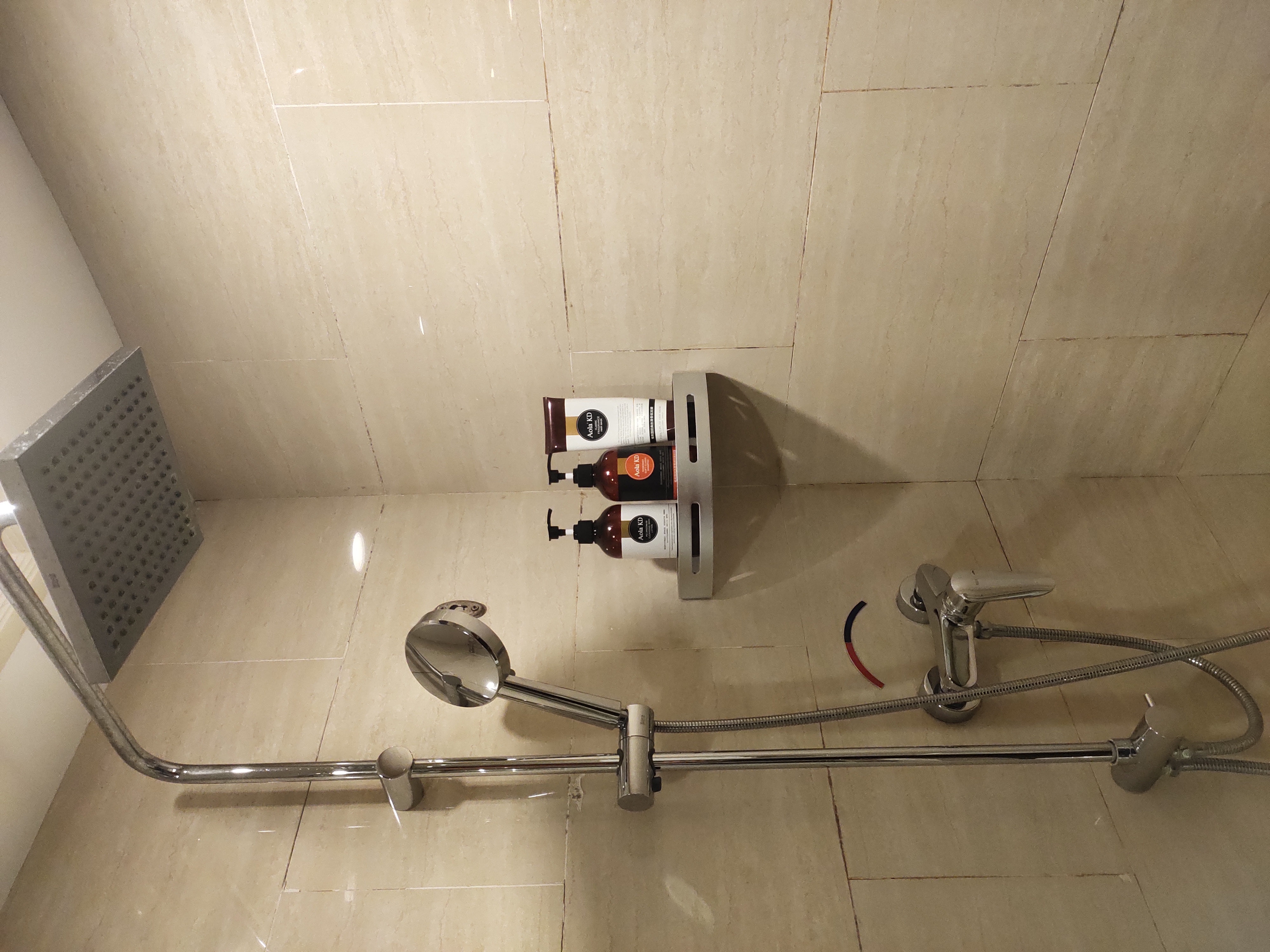 豪华标准间（鹅绒床被+小冰箱）