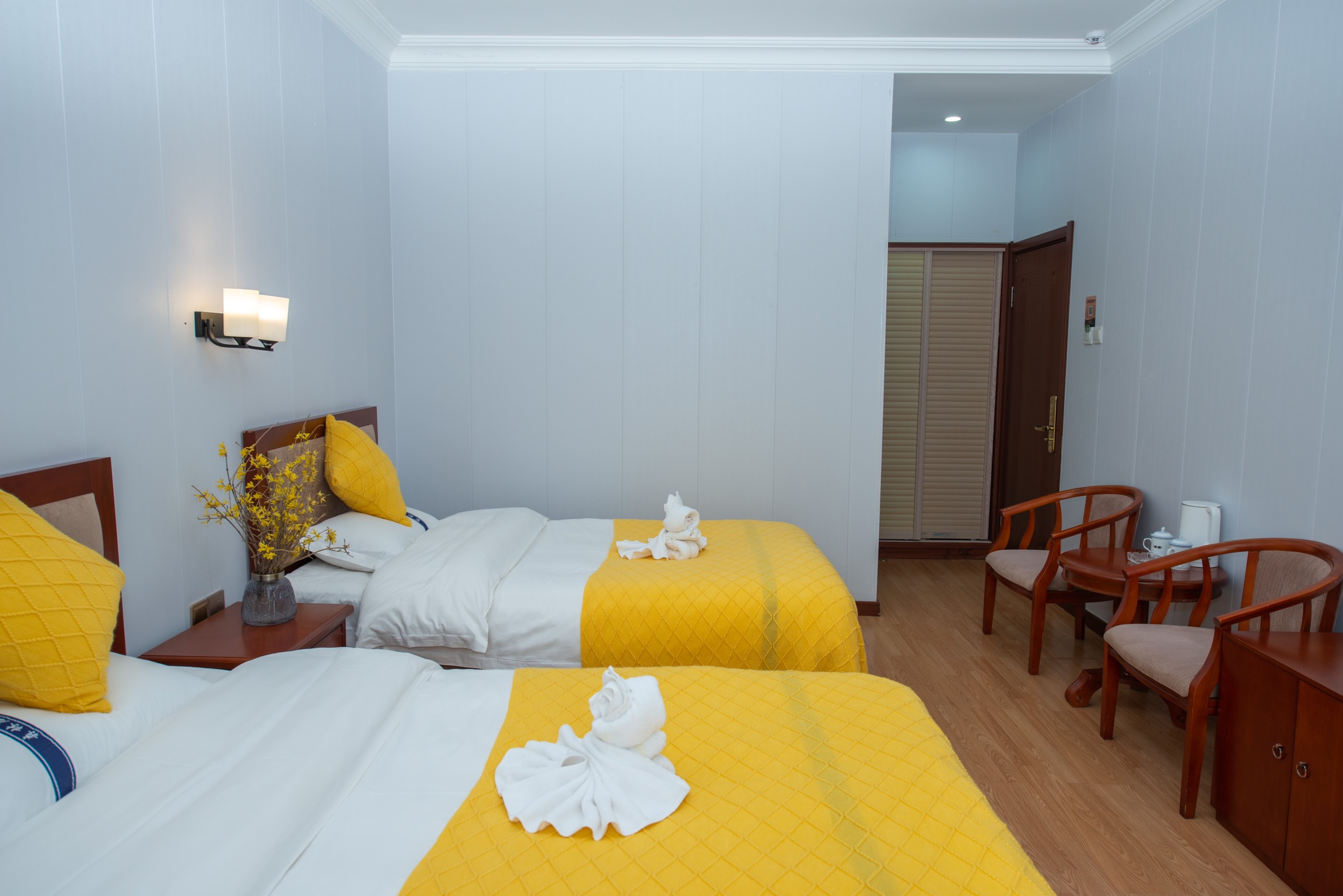 Sunshine Family Room